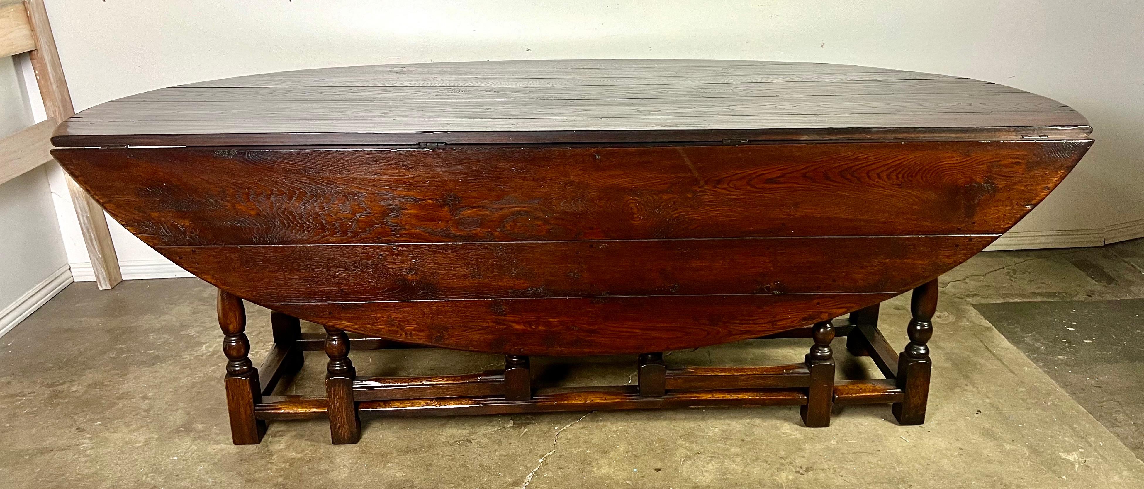 19th C. English Gate-Leg Drop Leaf Dining Table 5