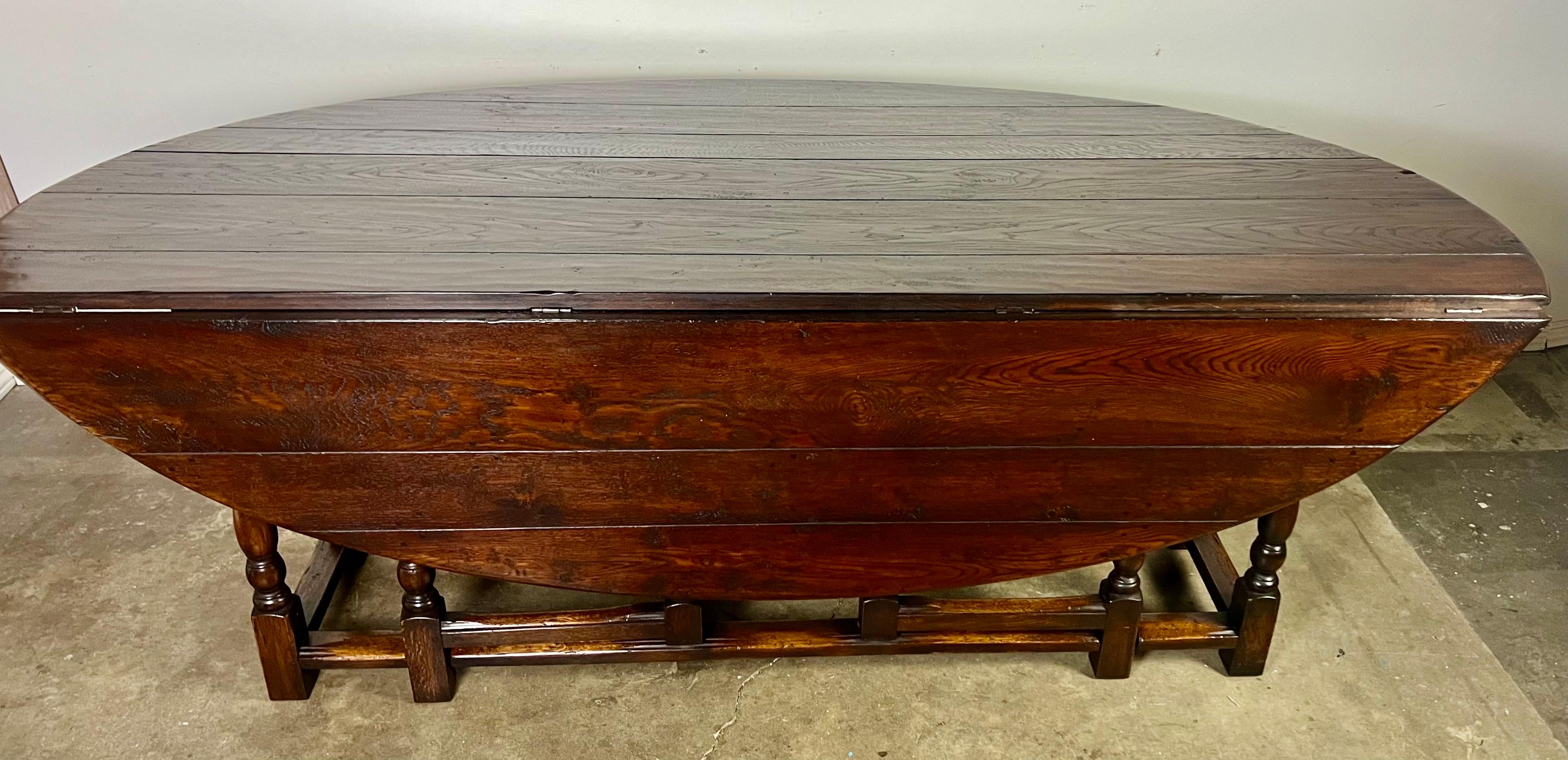 19th C. English Gate-Leg Drop Leaf Dining Table 8