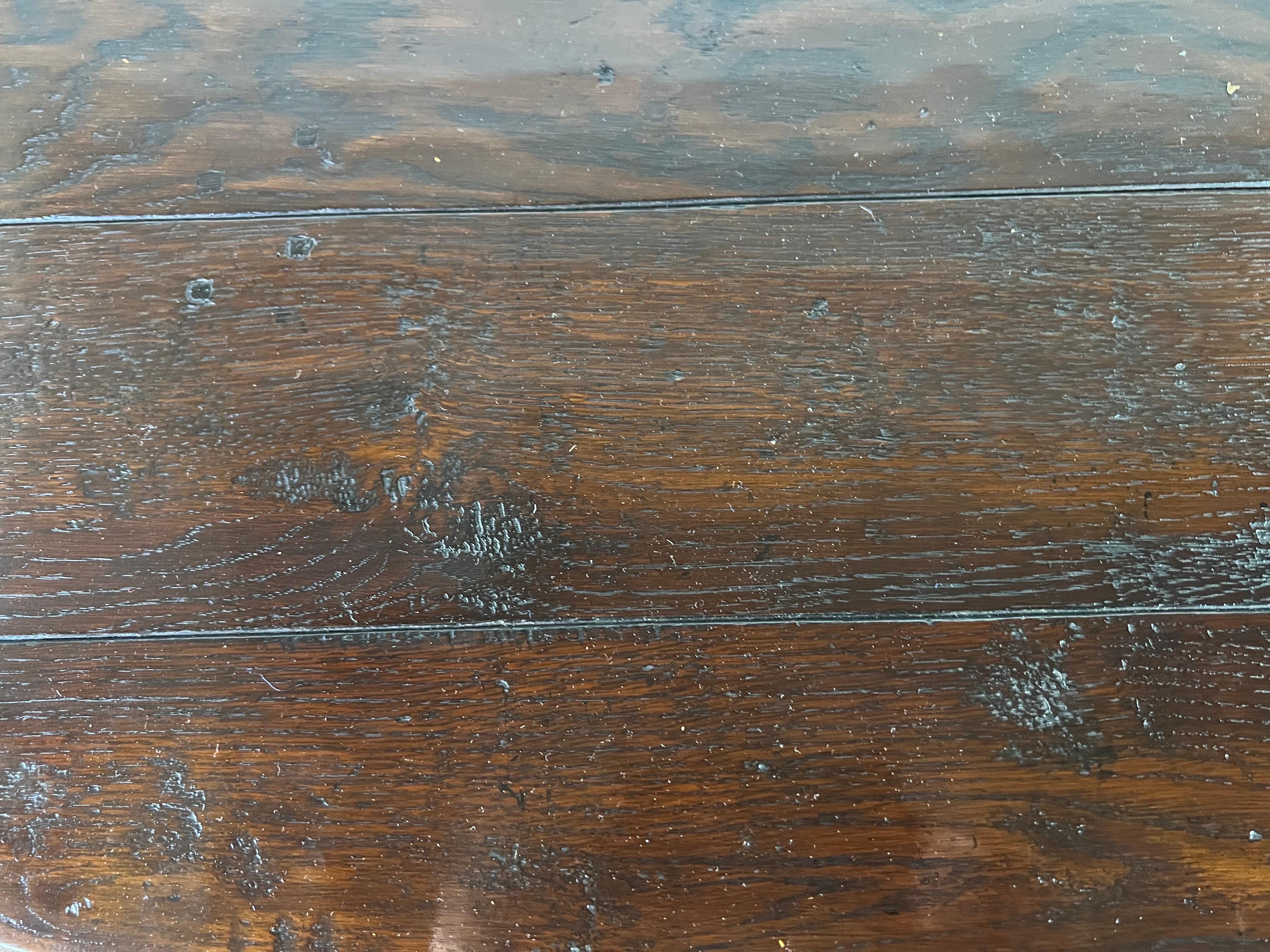 19th C. English Gate-Leg Drop Leaf Dining Table In Good Condition In Los Angeles, CA