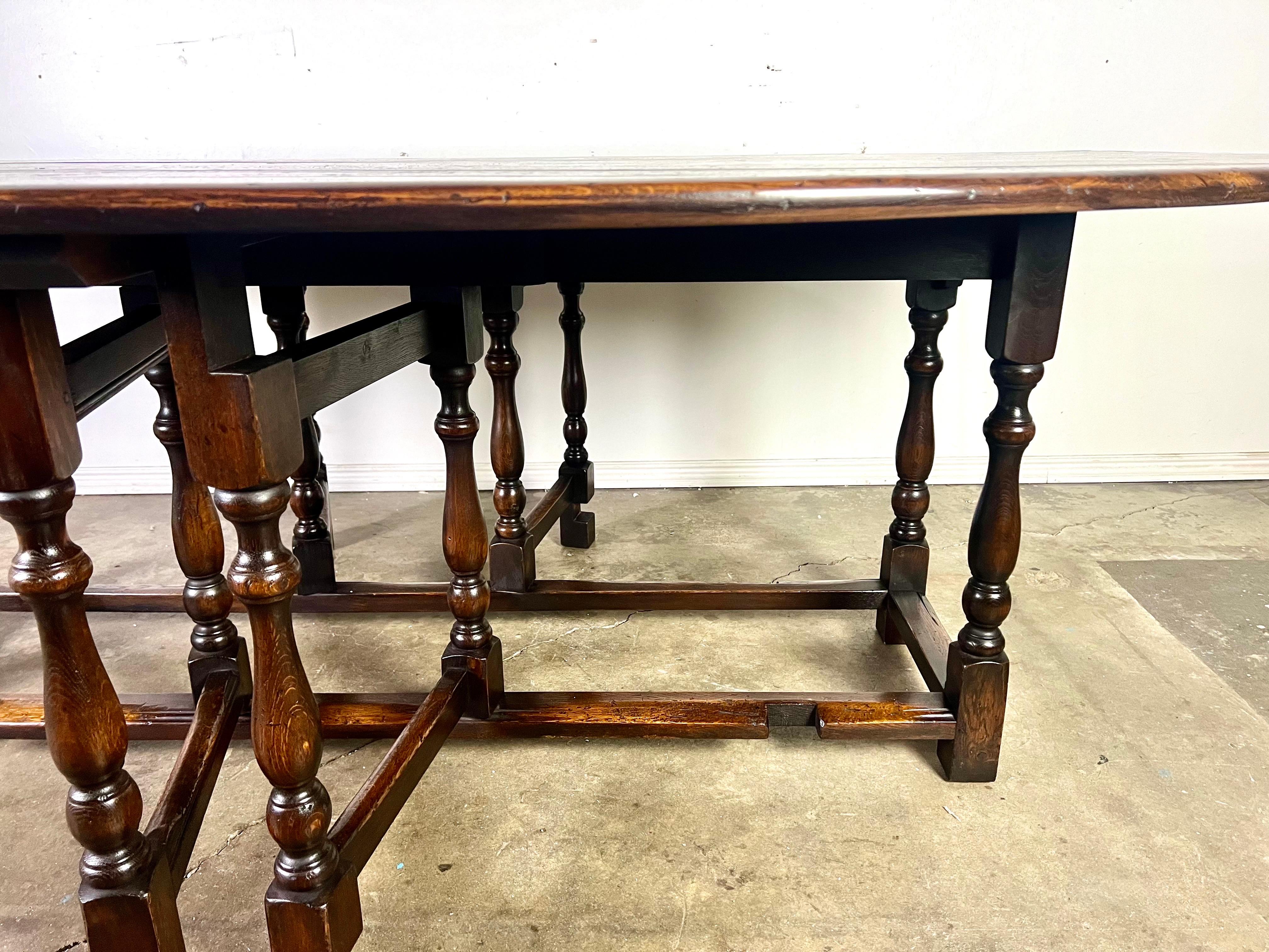 Oak 19th C. English Gate-Leg Drop Leaf Dining Table