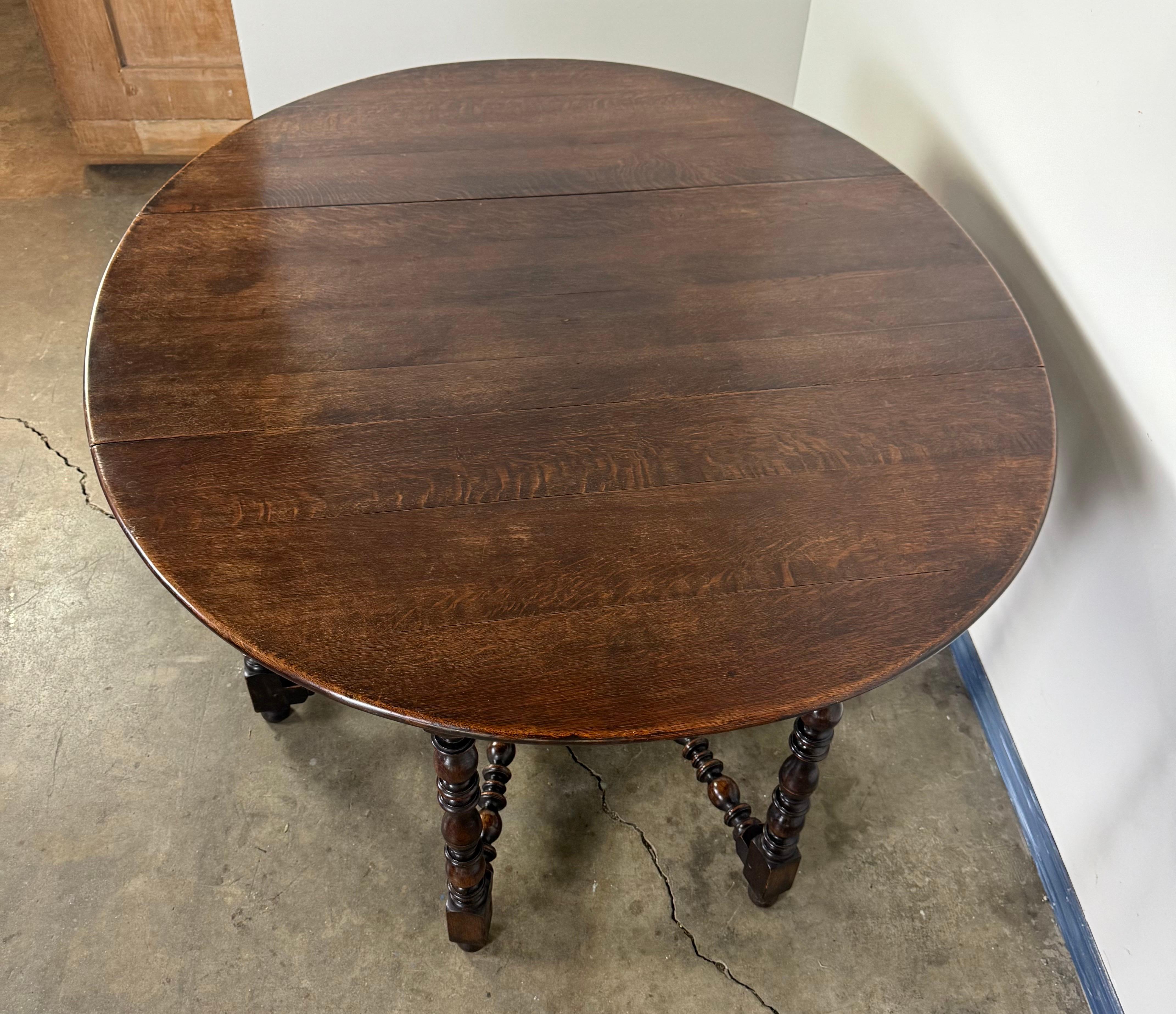 19th C. English Gate Leg Table For Sale 4