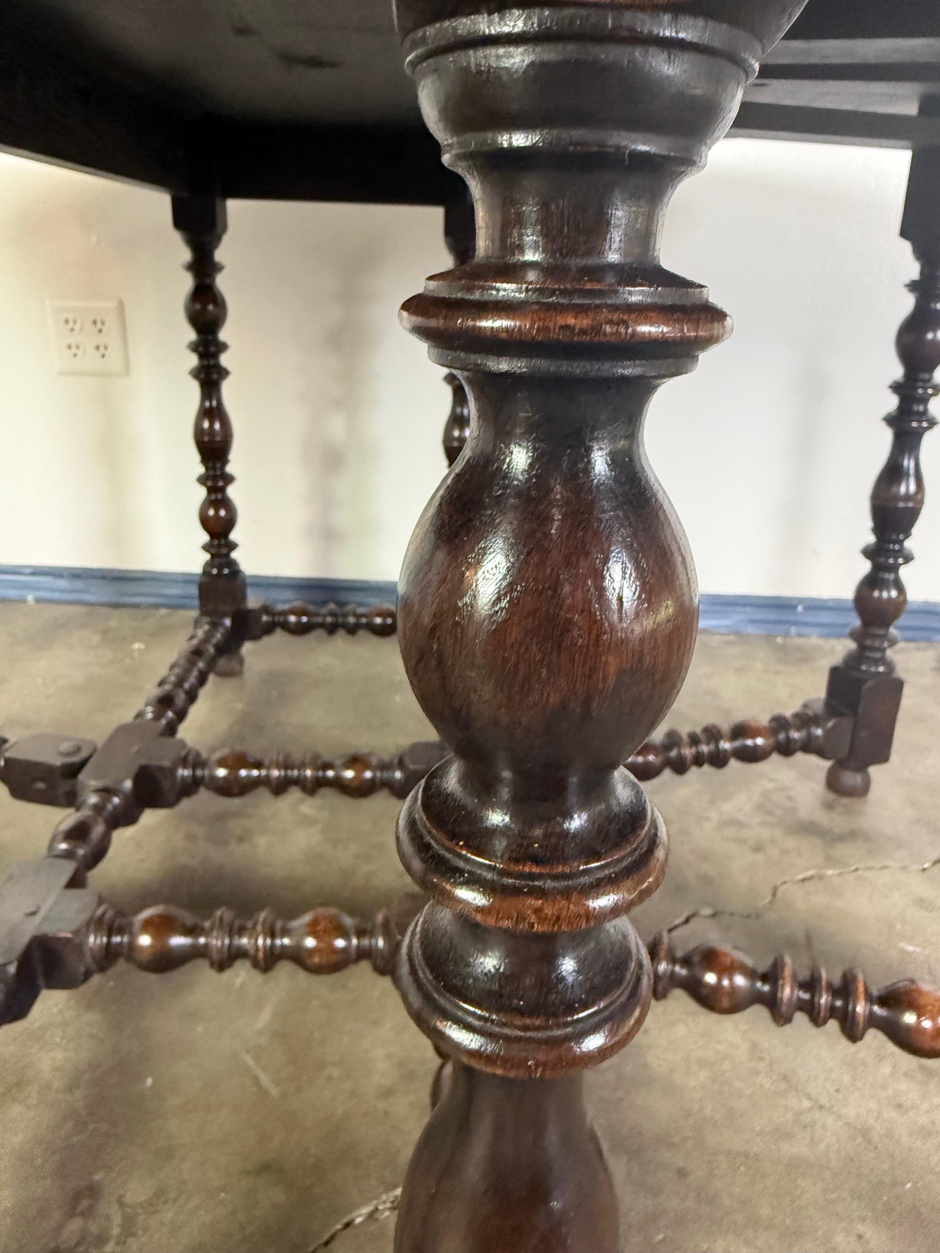 19th C. English Gate Leg Table For Sale 7