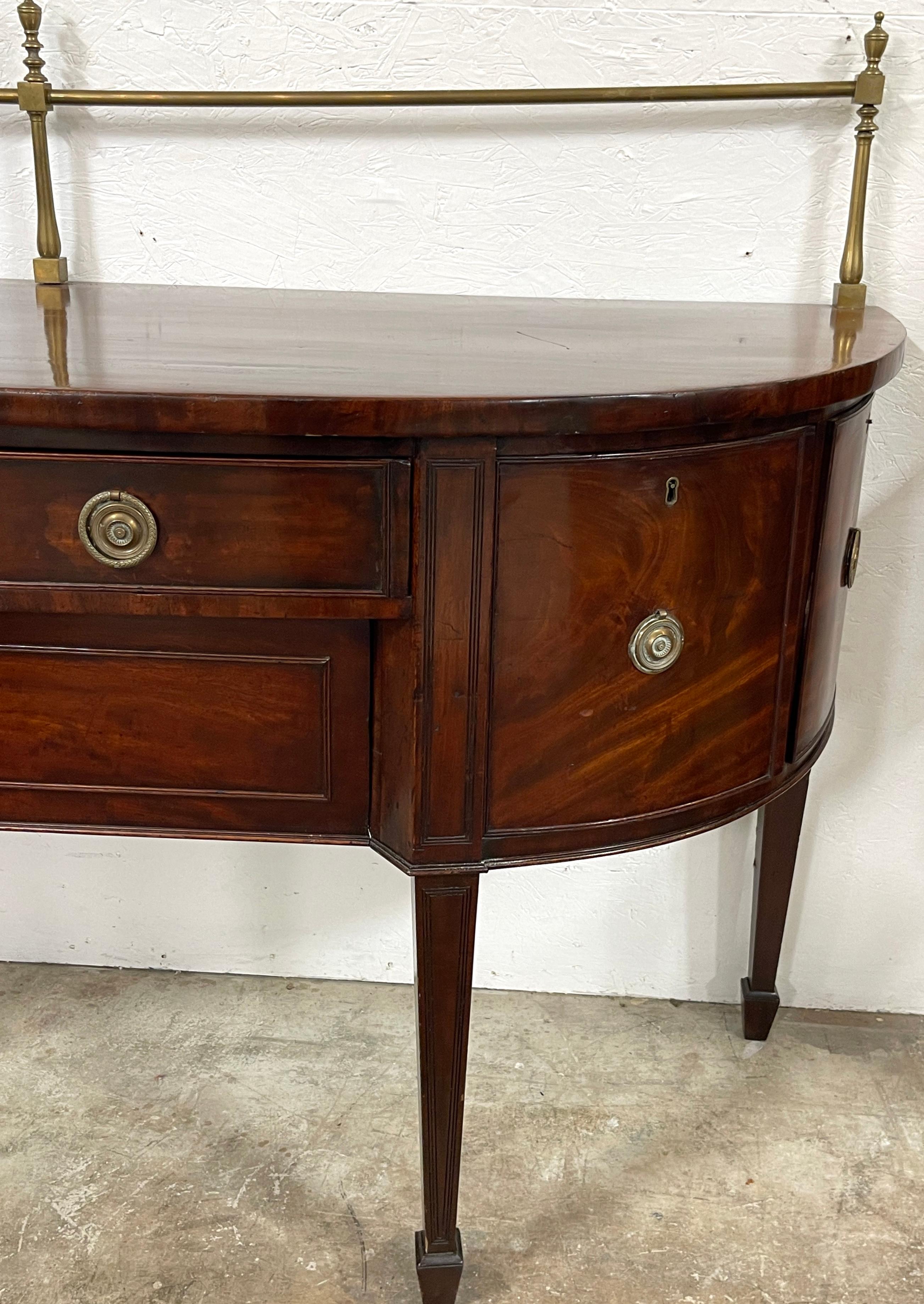 19th C. English George III Mahogany & Brass Gallery  Hunt/Sideboard  In Good Condition For Sale In West Palm Beach, FL