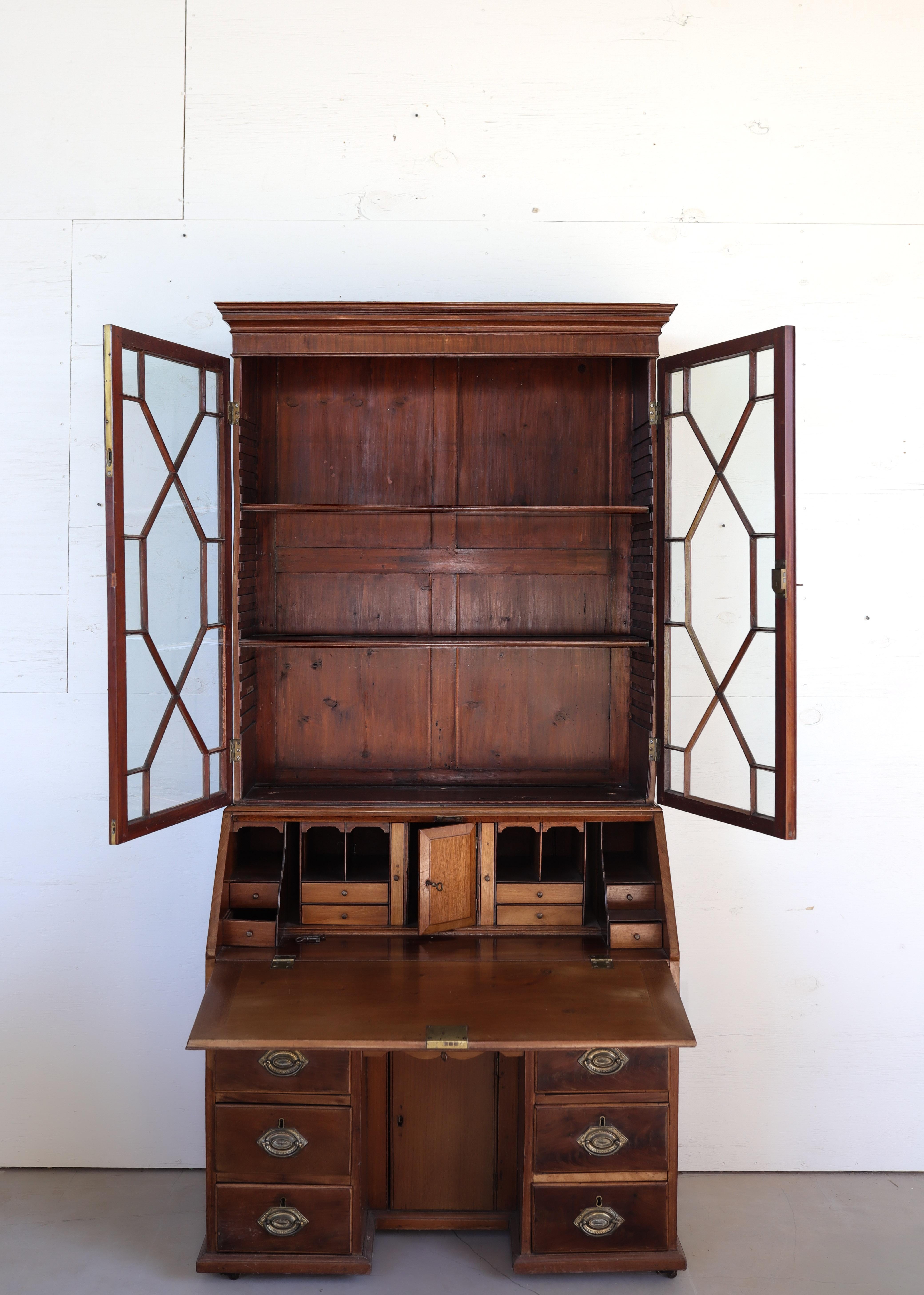 19th C. English Georgian Secretaire For Sale 2