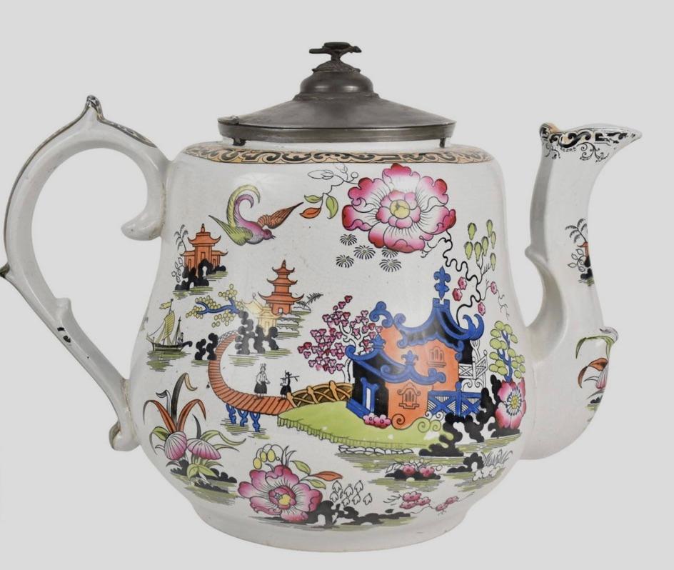 Britannico 19Th. C. Teiera inglese in pietra ferrosa e coperchio in peltro in vendita