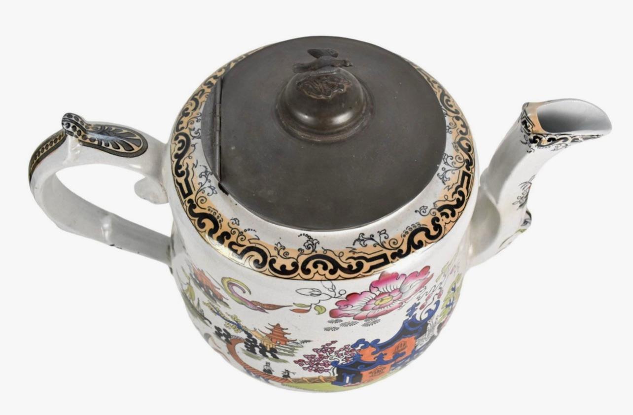 Fatto a mano 19Th. C. Teiera inglese in pietra ferrosa e coperchio in peltro in vendita