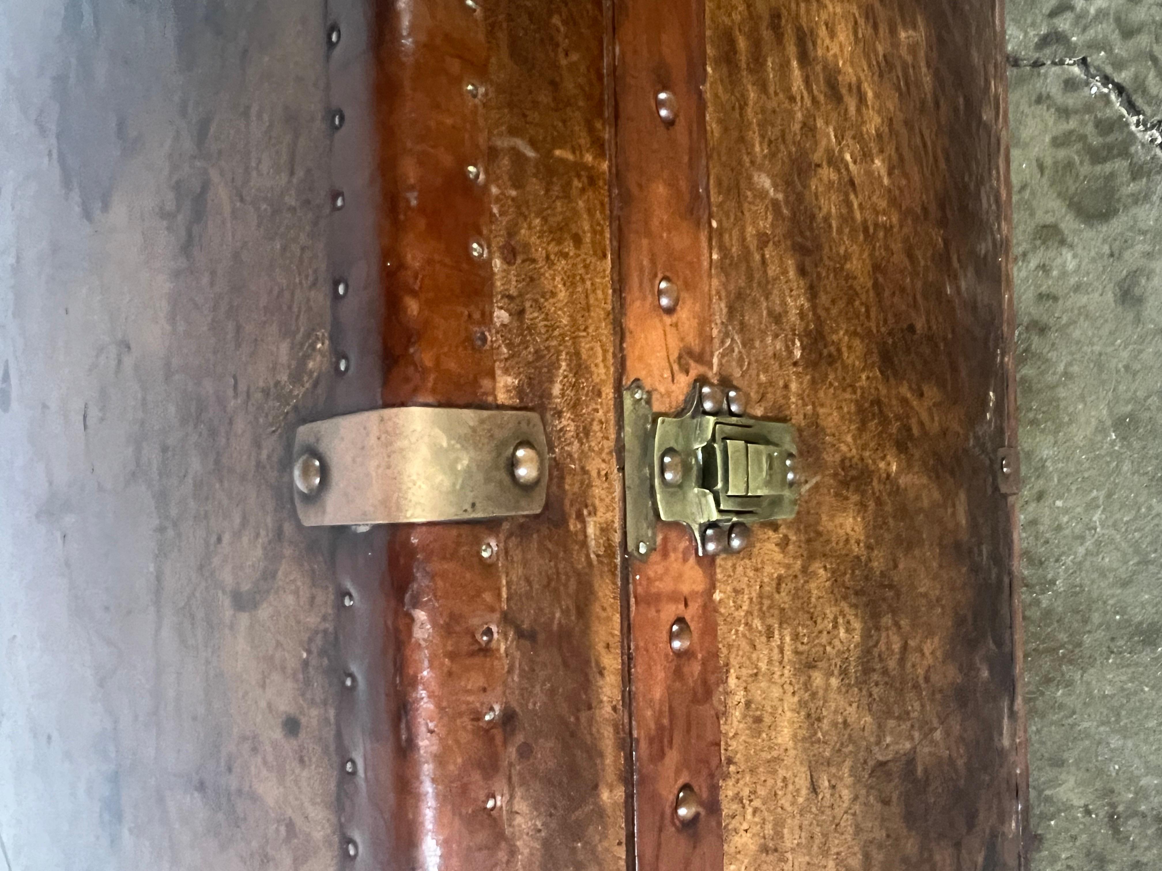 19th C. English Leather Coffee Table/Steamer Trunk For Sale 2