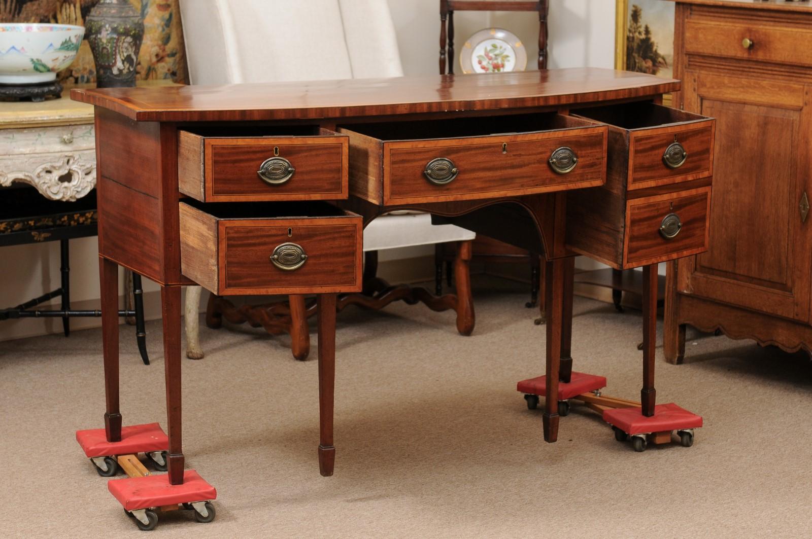 19th C. English Mahogany Bowfront Sideboard with Satin Wood Cross-Banding In Good Condition In Atlanta, GA