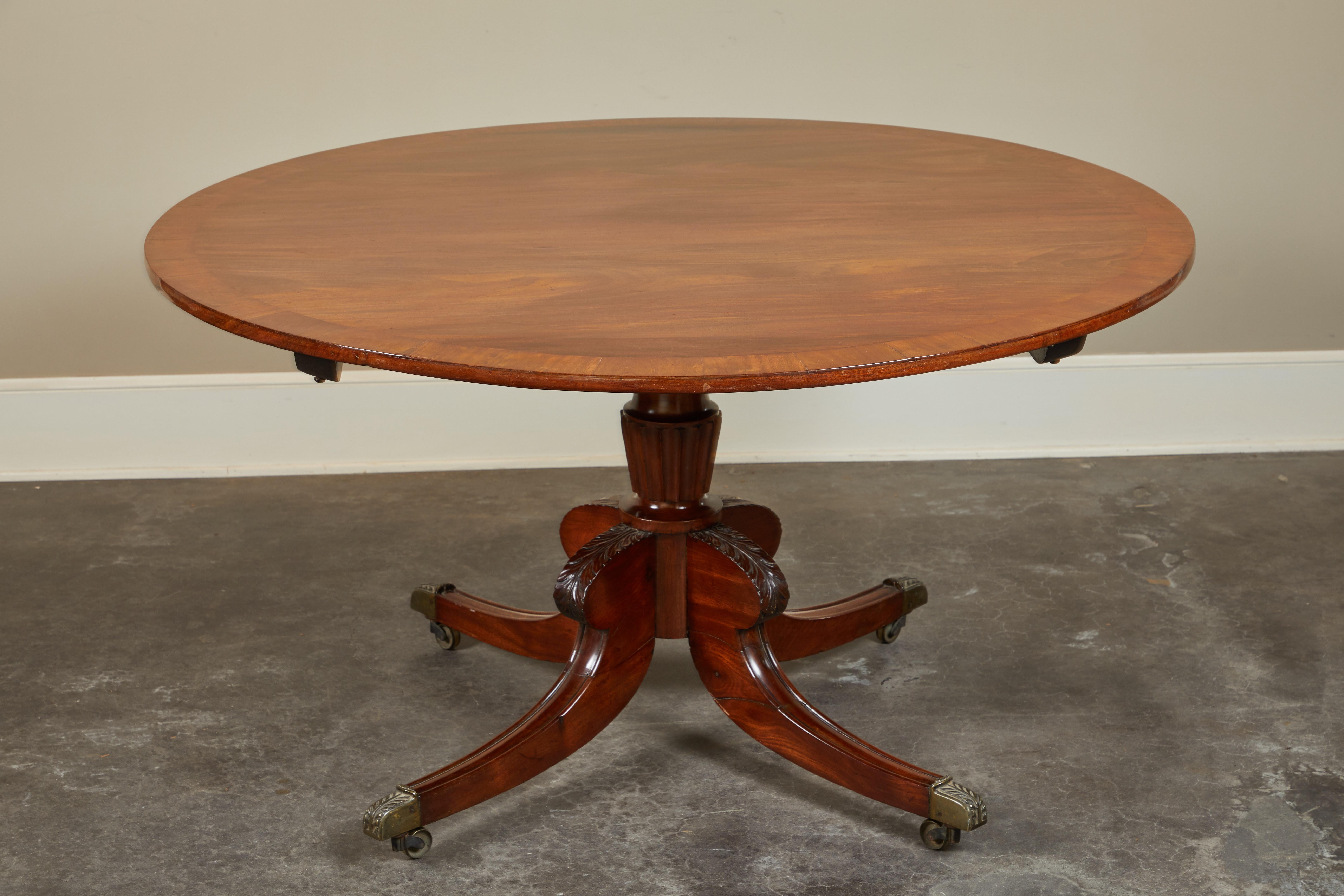 19th Century English Mahogany Georgian Pedestal Table In Good Condition For Sale In Pasadena, CA