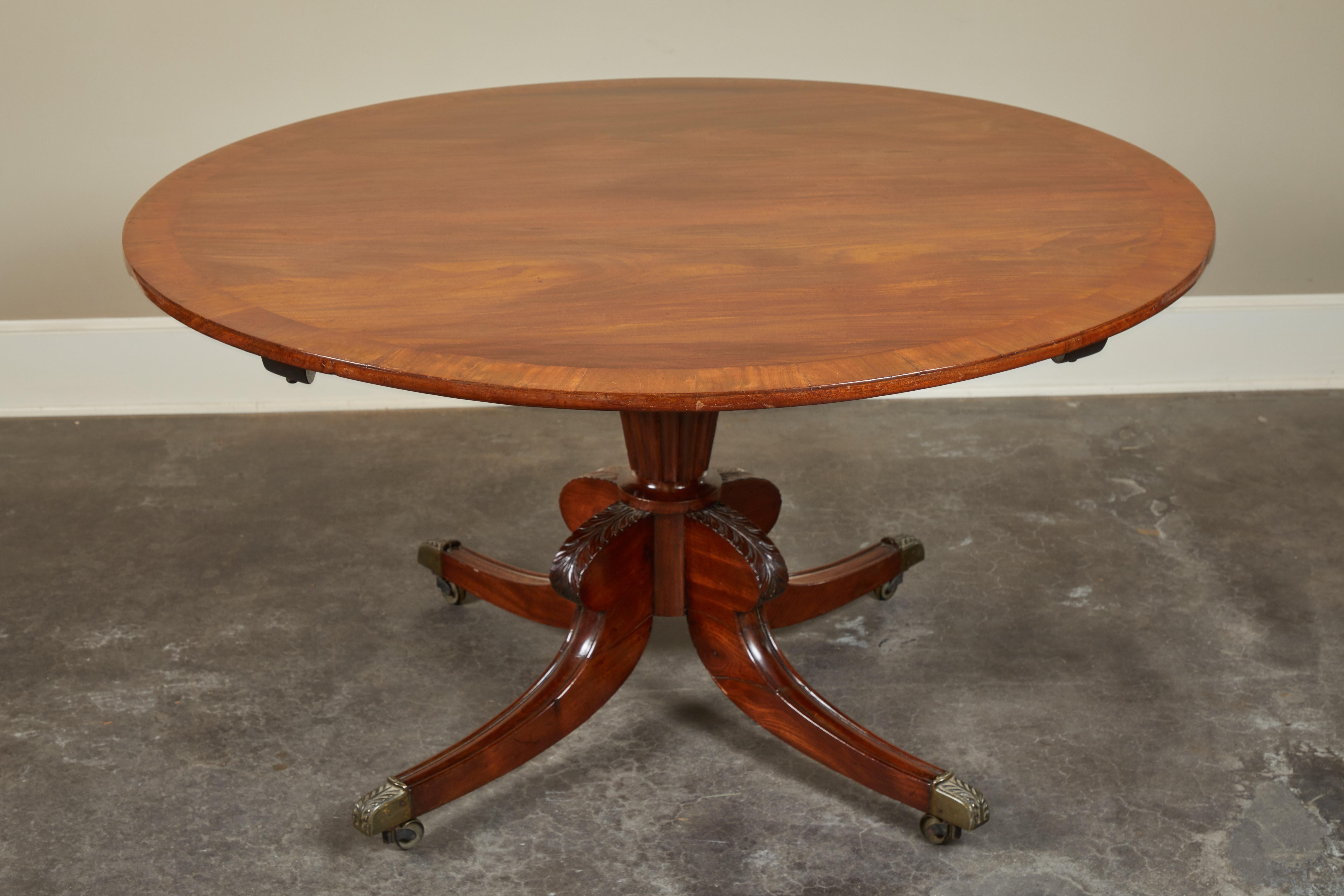 19th Century English Mahogany Georgian Pedestal Table For Sale 4