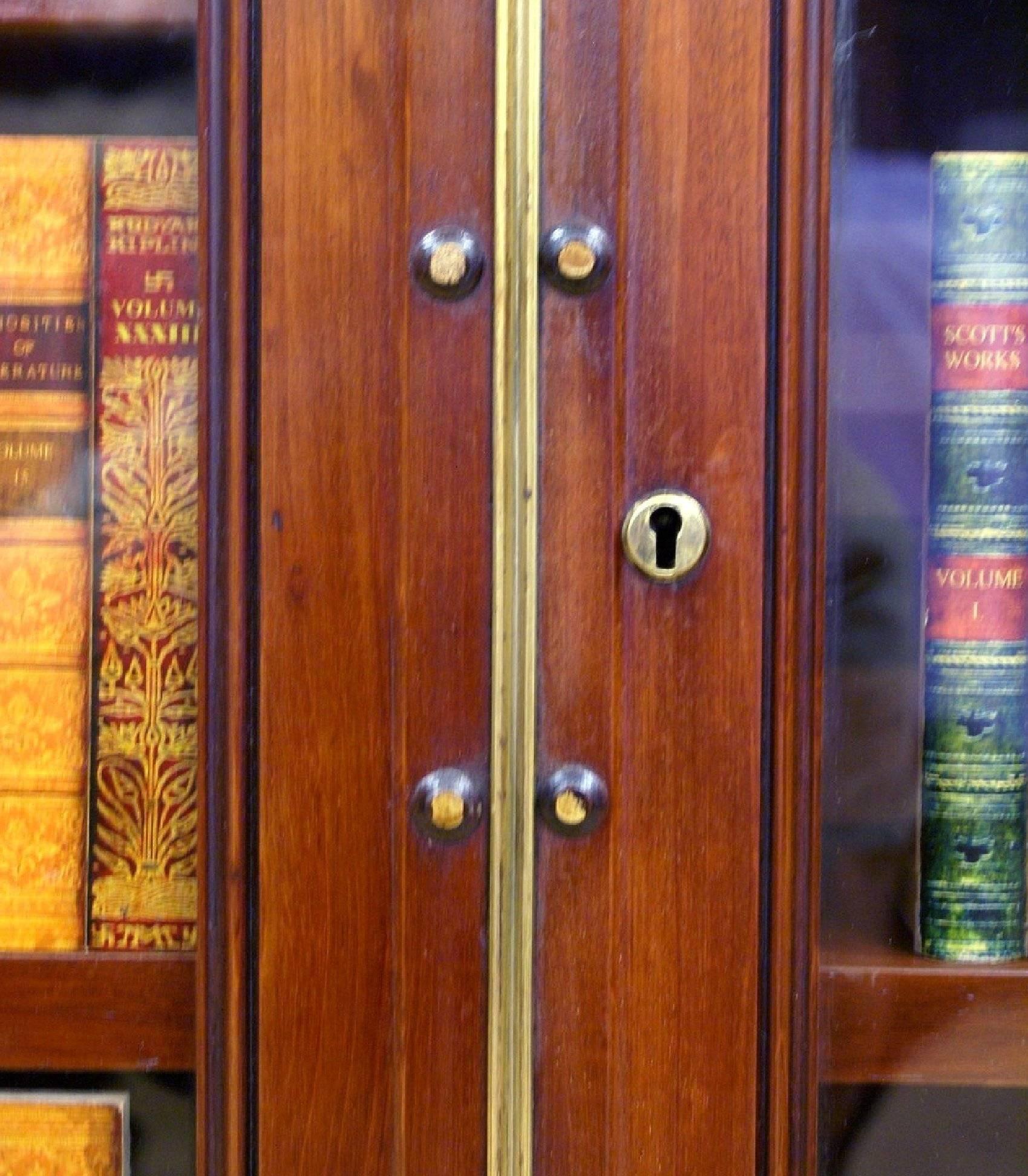 19th Century English Mahogany Glass Fronted Bookcase In Excellent Condition In London, GB