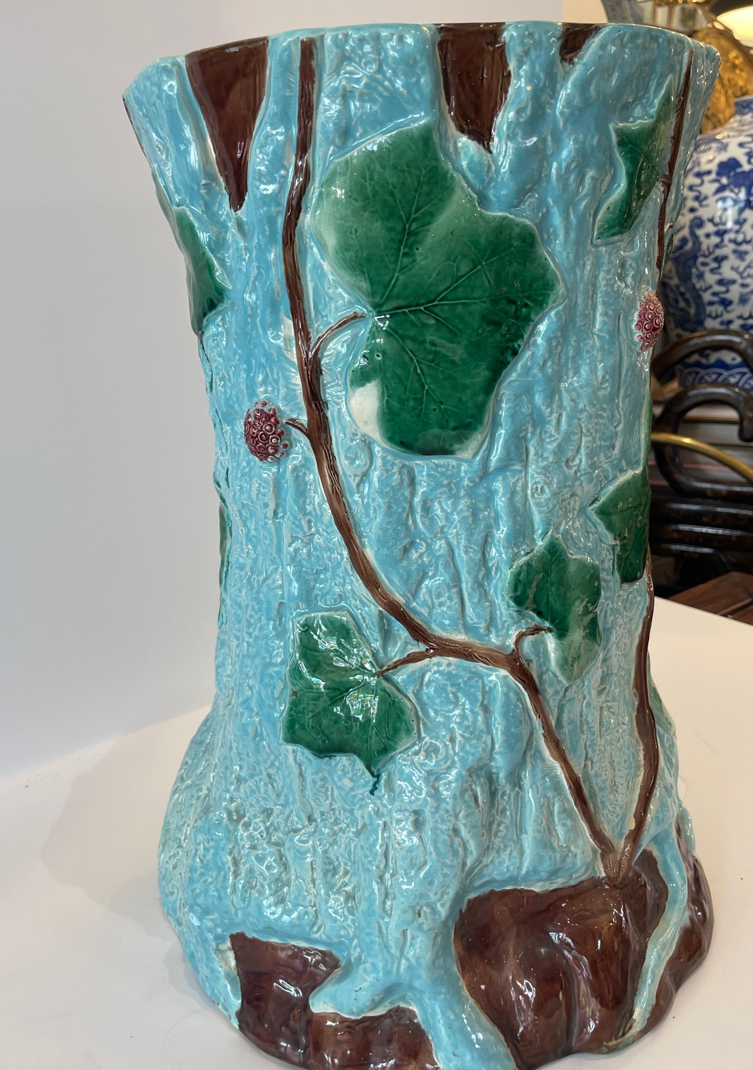 British 19Th C. English Majolica Faux Tree Stump With Ivy Leaves Garden Stool For Sale
