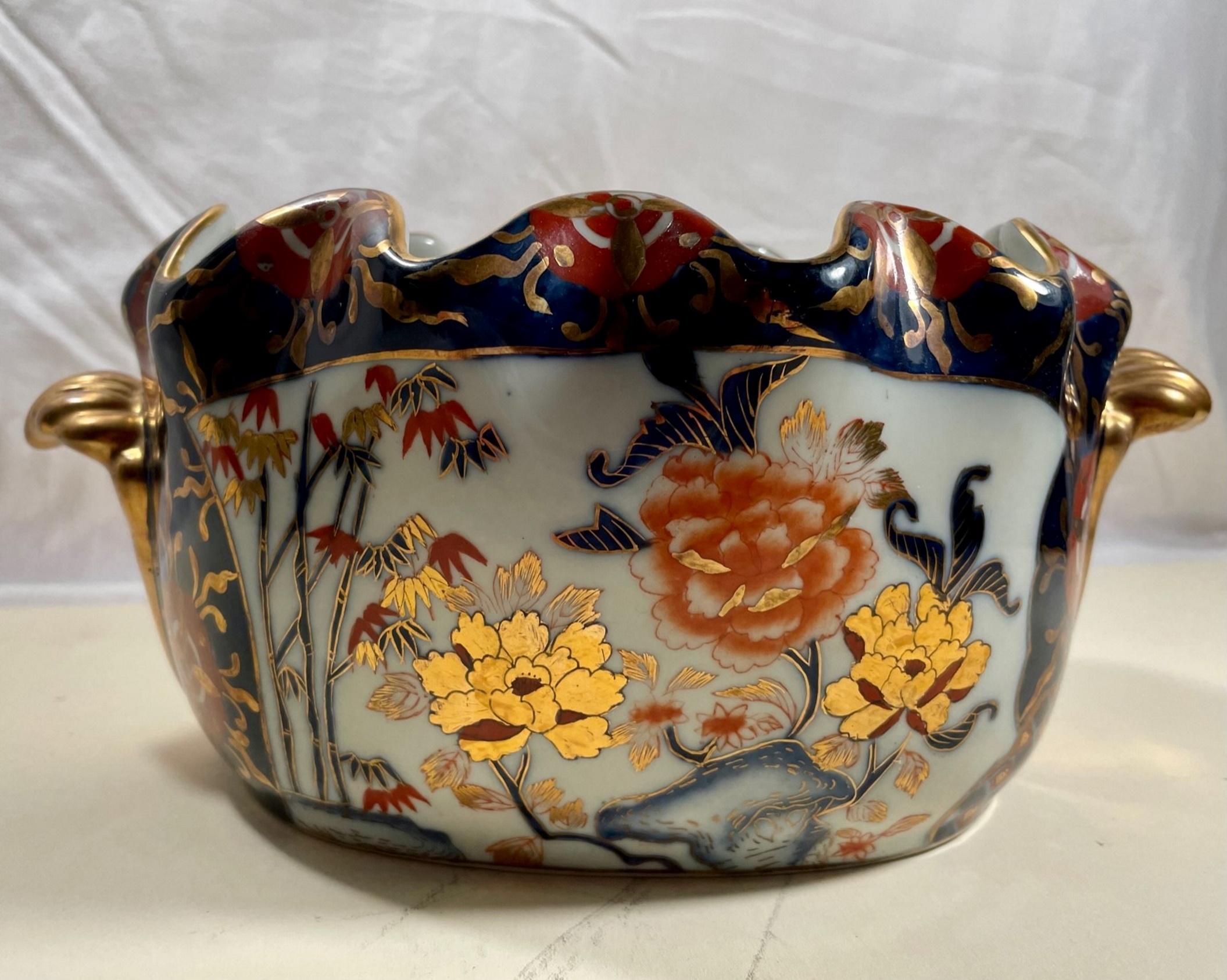 19th C. English Mason’s Ironstone Imari Style Deep Blue Bowl with Gilt Flowers For Sale 5