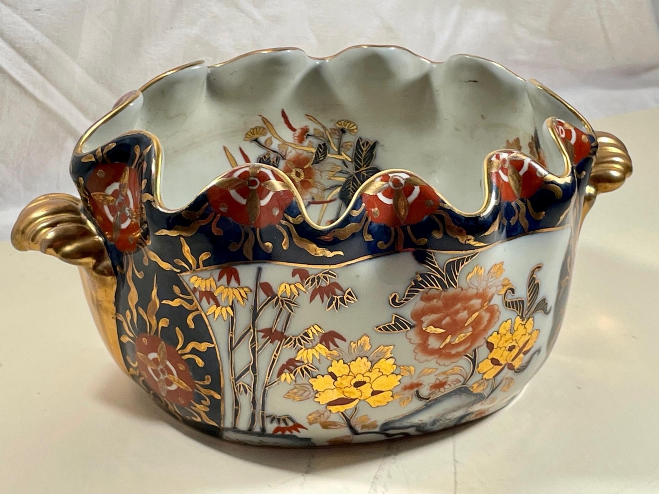 19th C. English Mason’s Ironstone Imari Style Deep Blue Bowl with Gilt Flowers For Sale 7