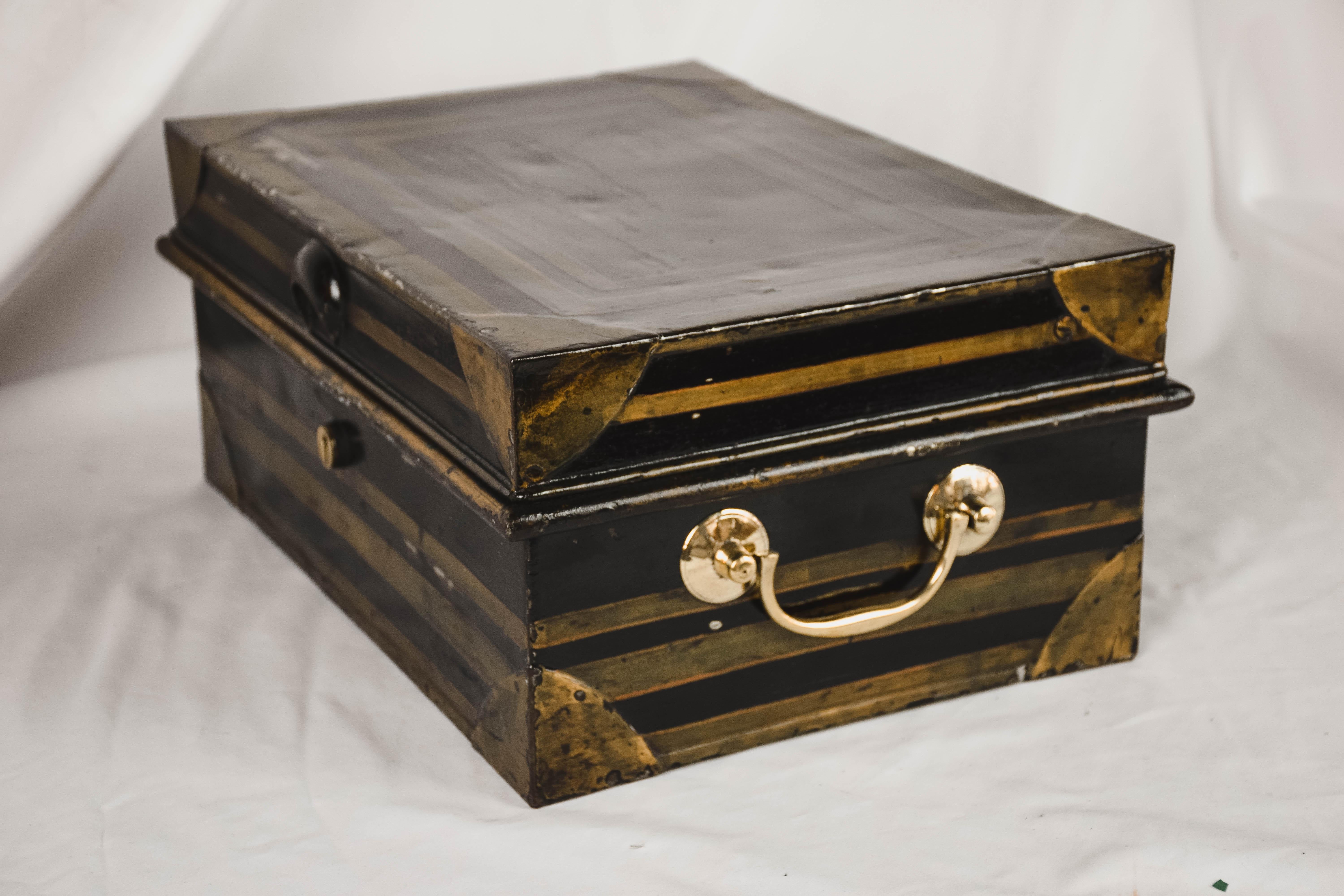 19th Century English Metal Cash Box In Good Condition In Houston, TX