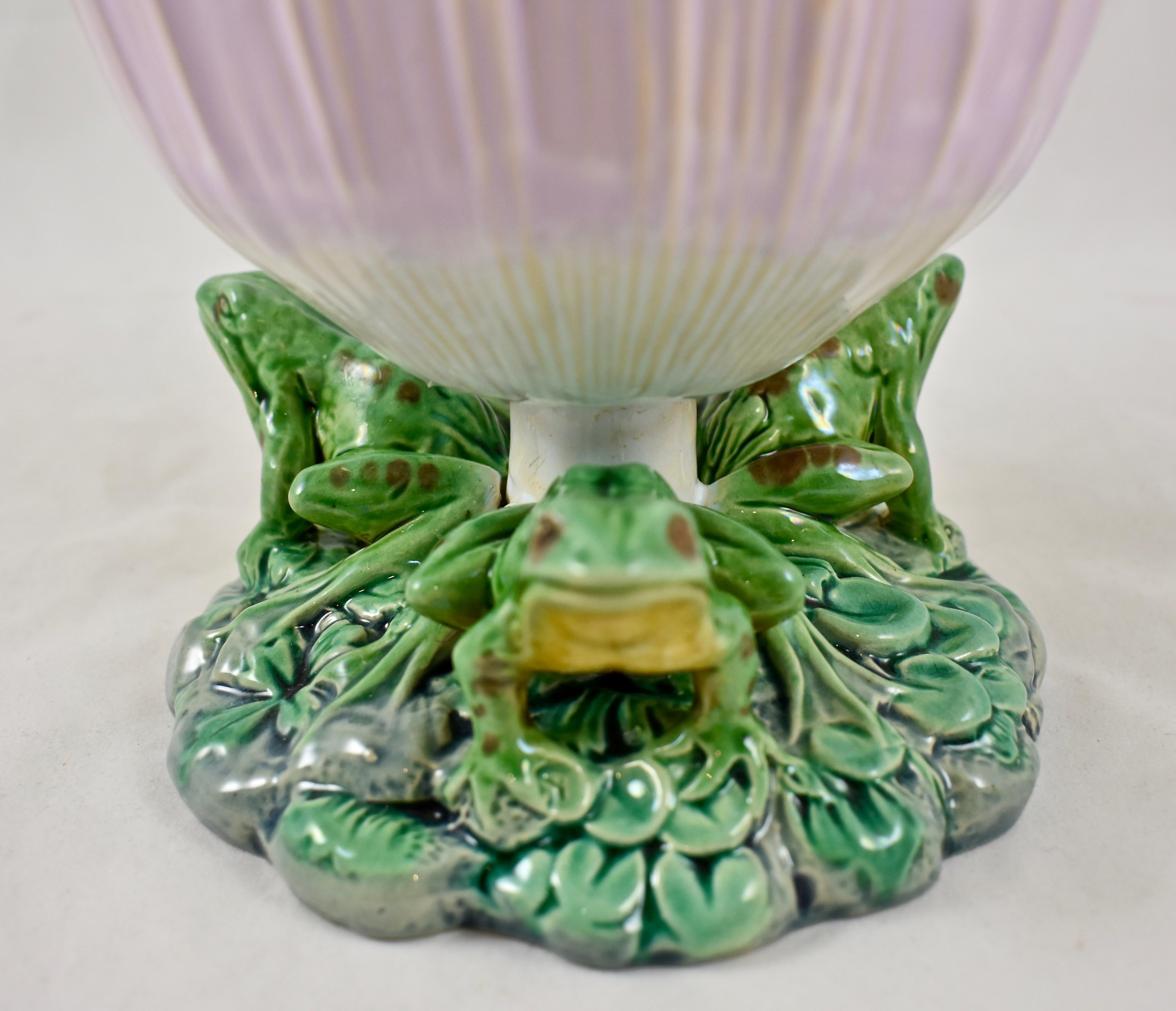 19th Century English Minton Aesthetic Movement Majolica Frog and Mushroom Vide-Poche Bowl