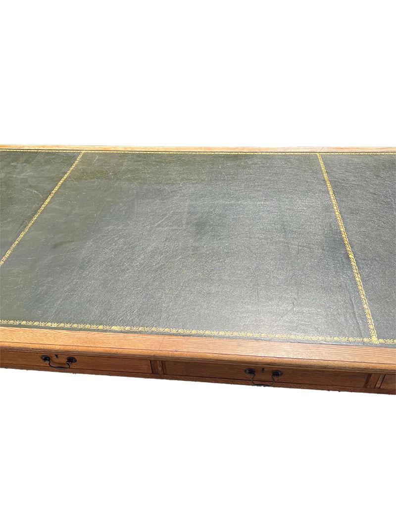19th C English oak conference table, desk or dinner table In Good Condition For Sale In Delft, NL