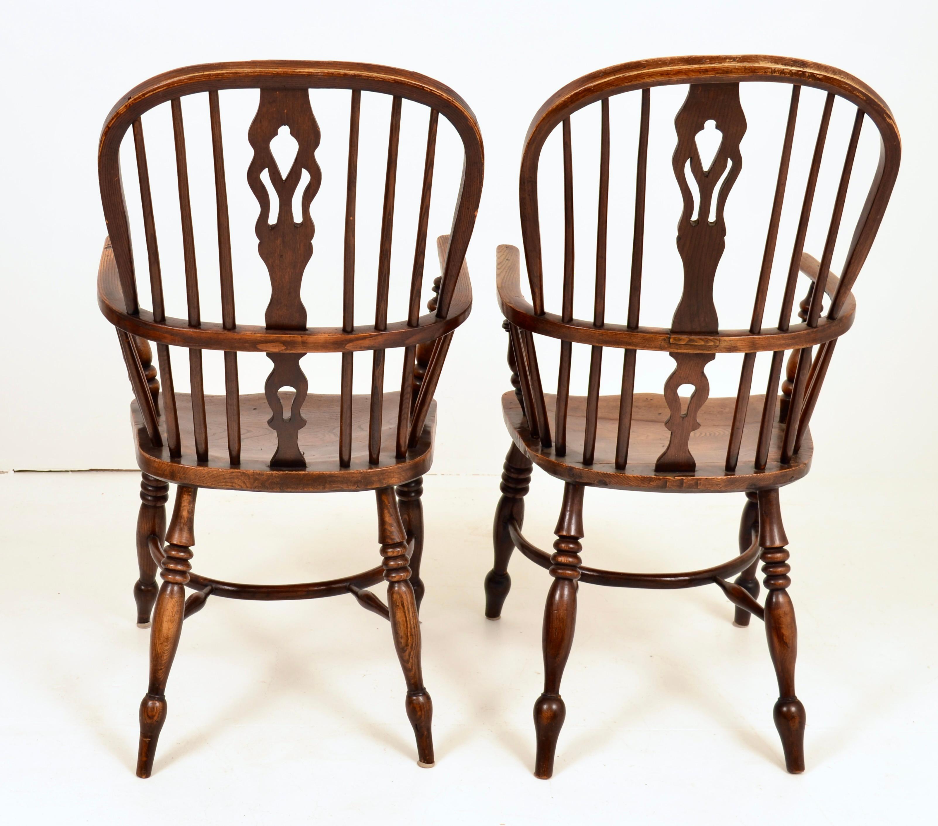 19. Jh. Englische Windsor-Stühle aus Eiche - Satz von sechs Stück im Zustand „Gut“ im Angebot in Norwalk, CT