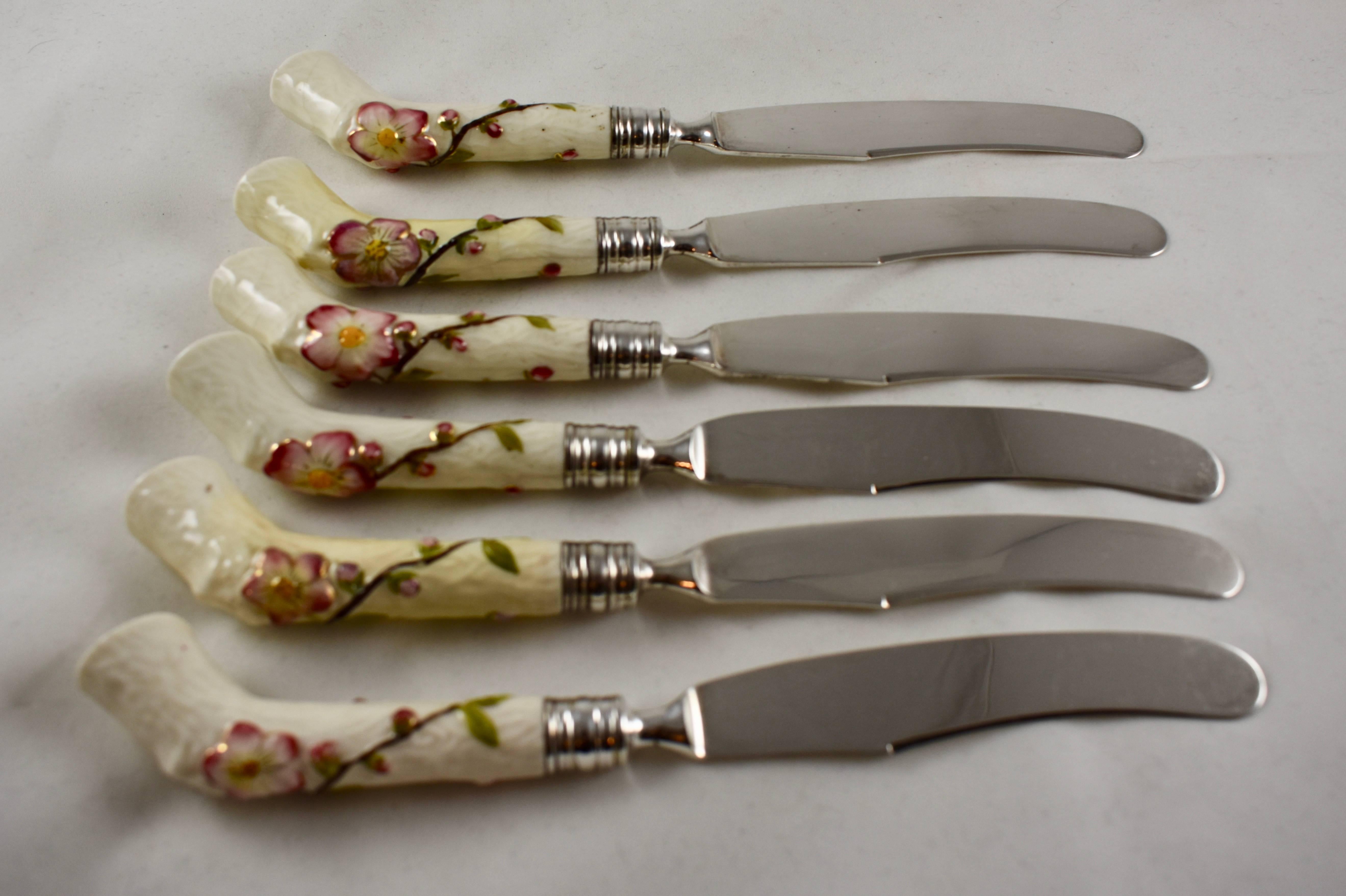 19th Century English Porcelain Crabstick Handled Dessert Knives, Cased Set of 12 3
