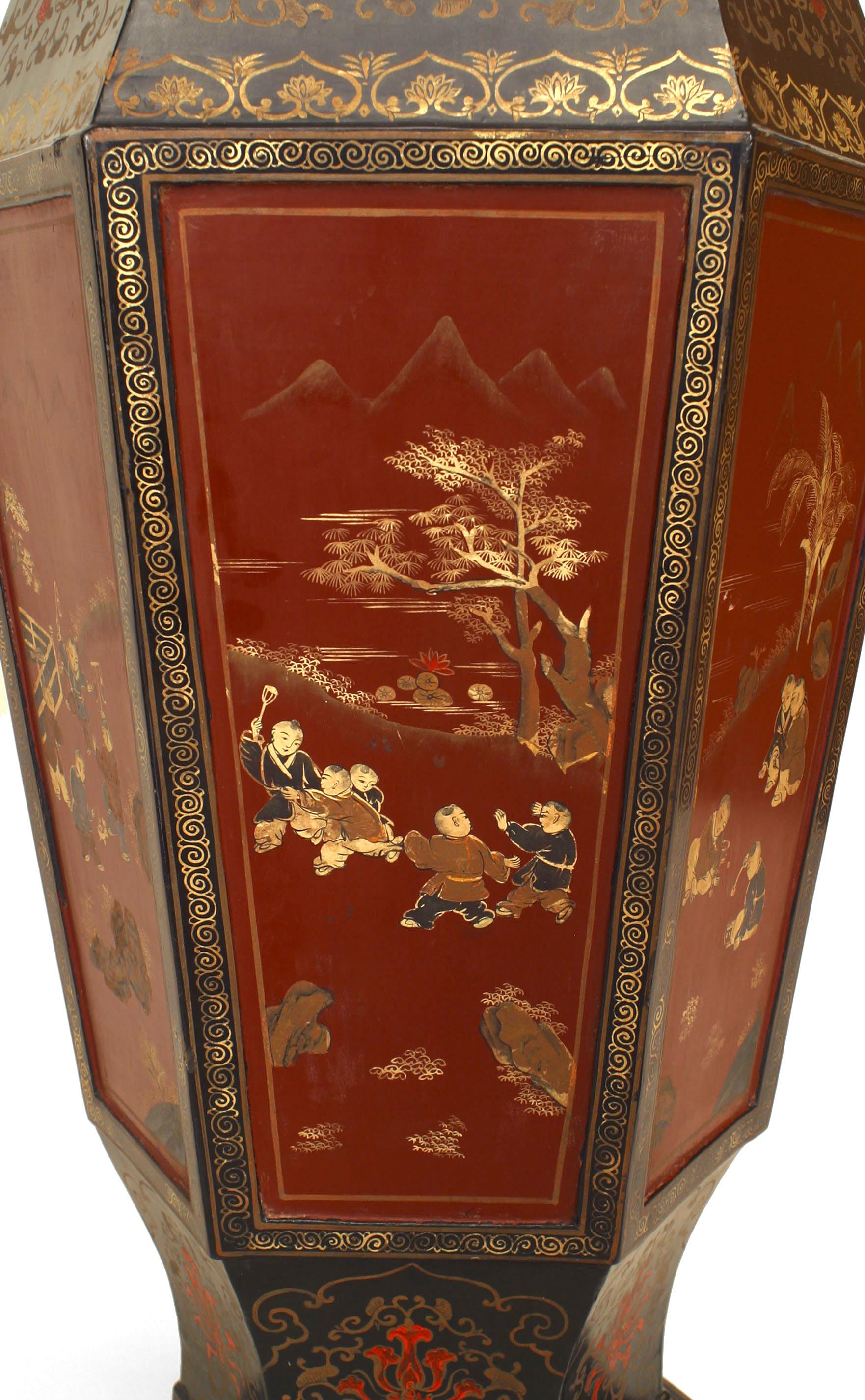 Pair of English Regency Style Lacquered Chinoiserie Floor Vases In Good Condition For Sale In New York, NY