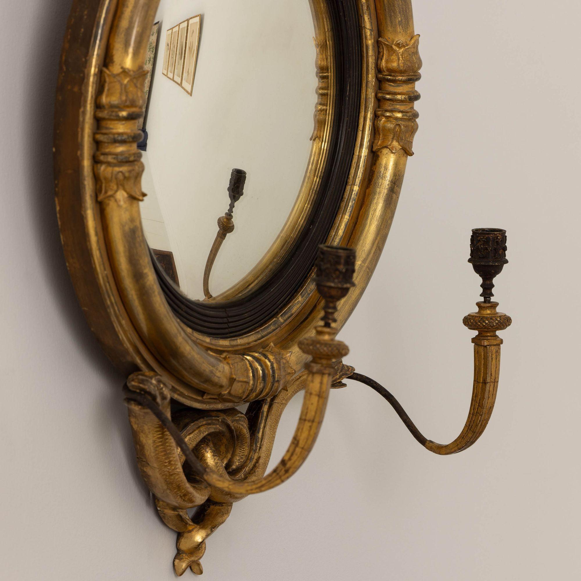 19th c. English Regency Convex Mirror in Original Giltwood For Sale 3