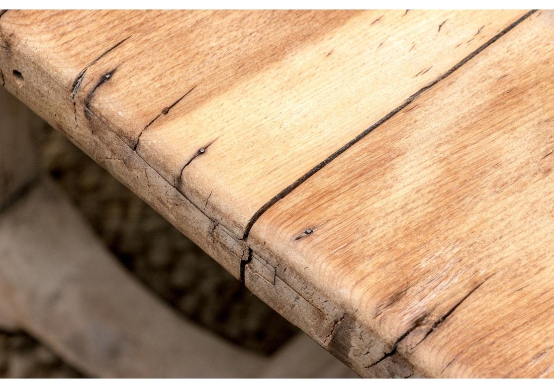 Tavolo da pranzo inglese da banchetto in sicomoro e pino del XIX secolo C.C. 1840 in vendita 2