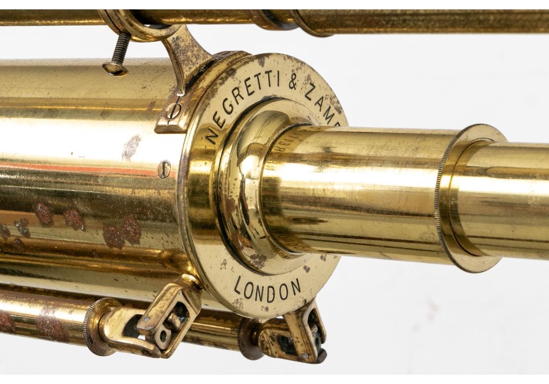 Telescopio inglese del XIX secolo su cavalletto a treppiede di Negretti & Zambra da restaurare in vendita 8