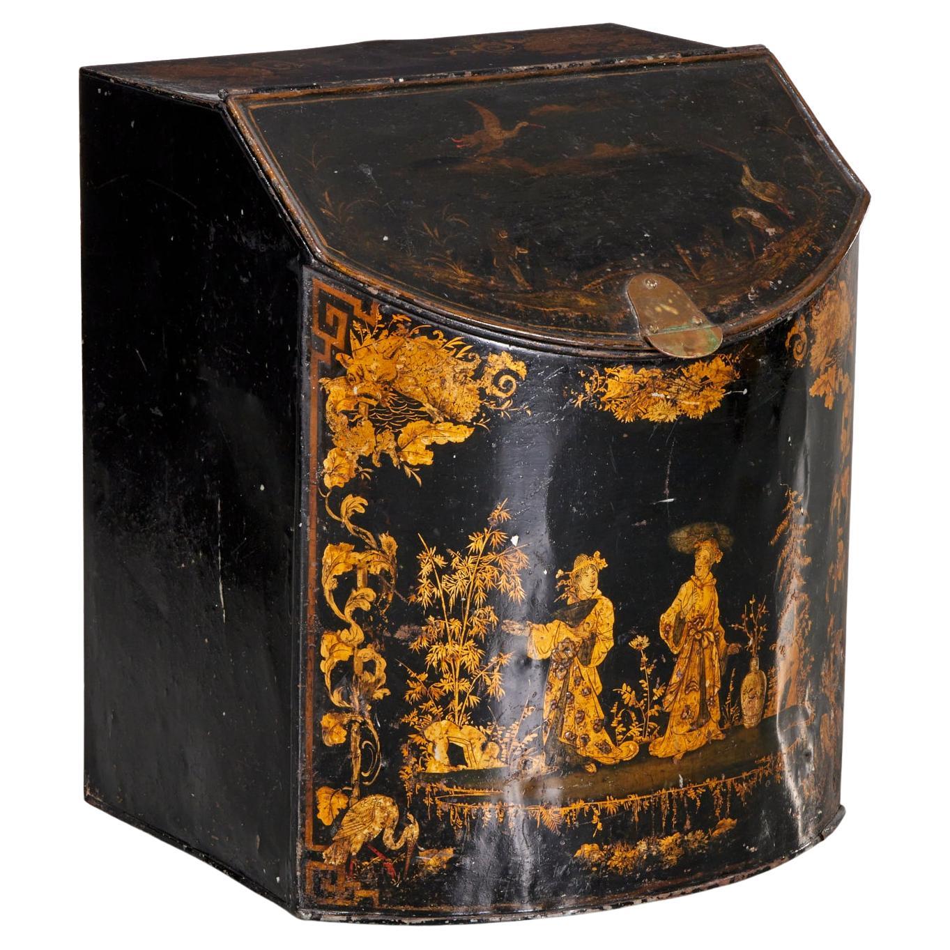 Boîte à charbon anglaise du 19e siècle avec décoration chinoiseries et couvercle intérieur