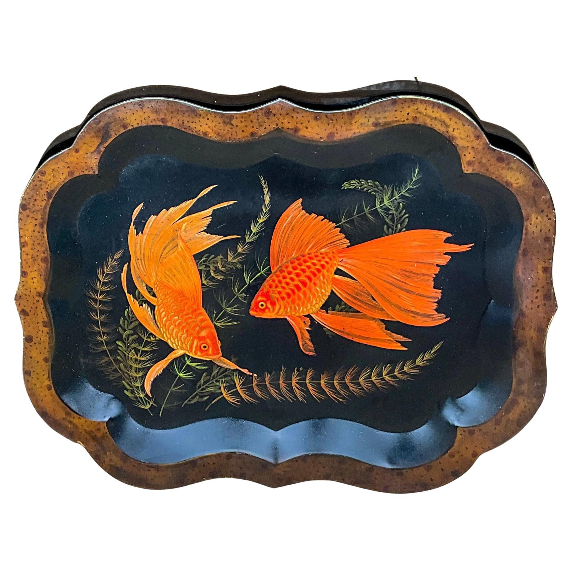 XIX sec. Vassoio in legno inglese con pittura recente di tartaruga finta e pesce/carpa