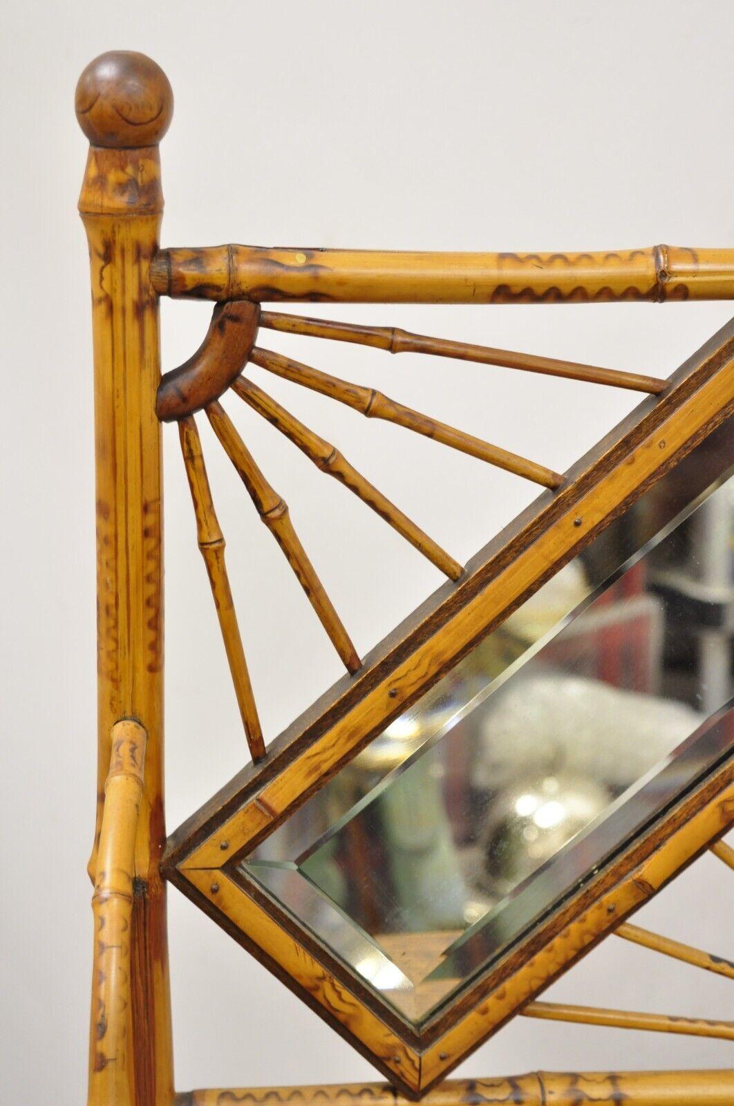 19. Jahrhundert Englisch Victorian Bamboo Stick and Ball Curio Regal Etagere w / Spiegel (Viktorianisch) im Angebot