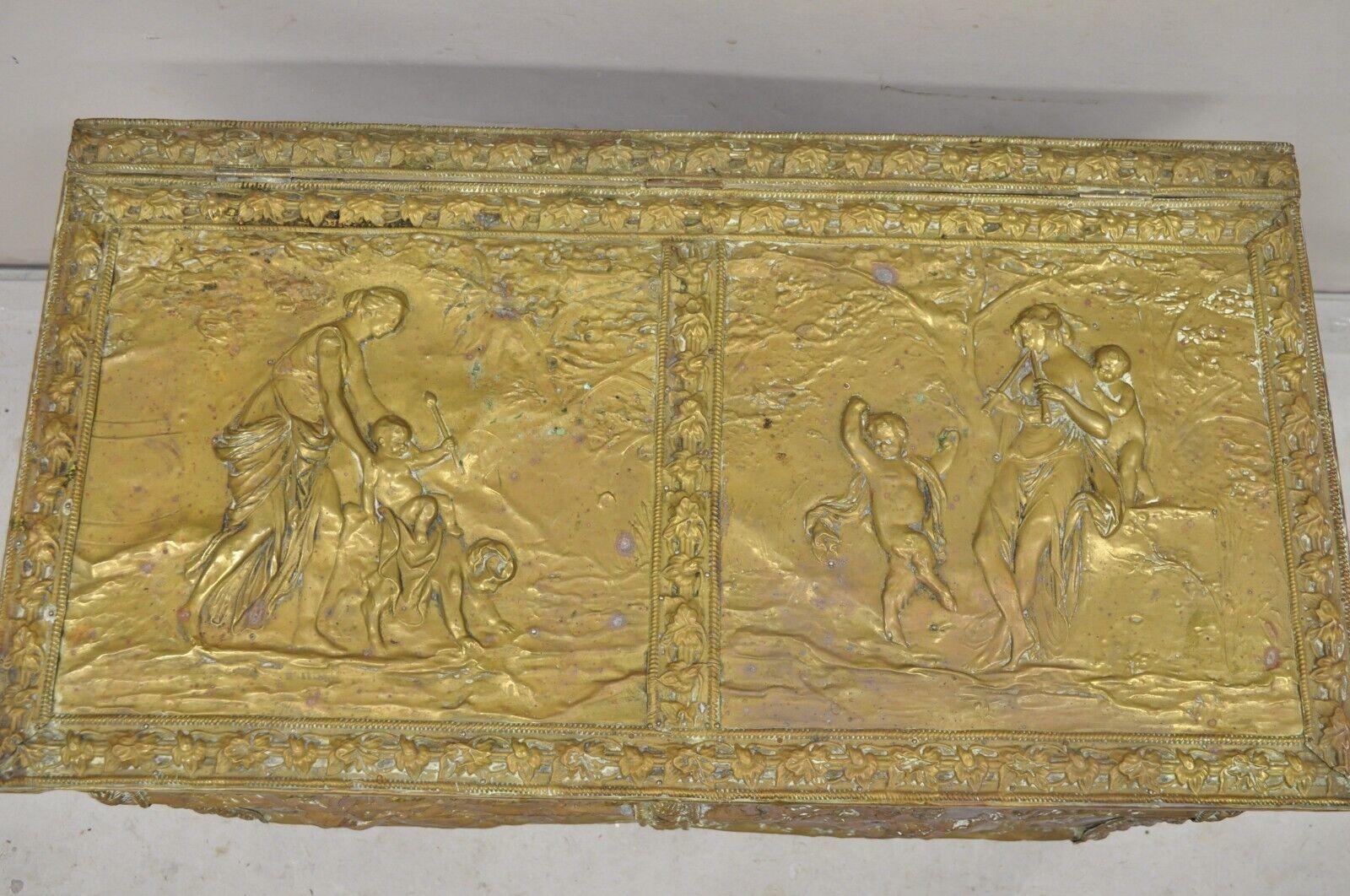 19th C. English Victorian Figural Repousse Brass Clad Coal Bin Storage Chest In Good Condition For Sale In Philadelphia, PA