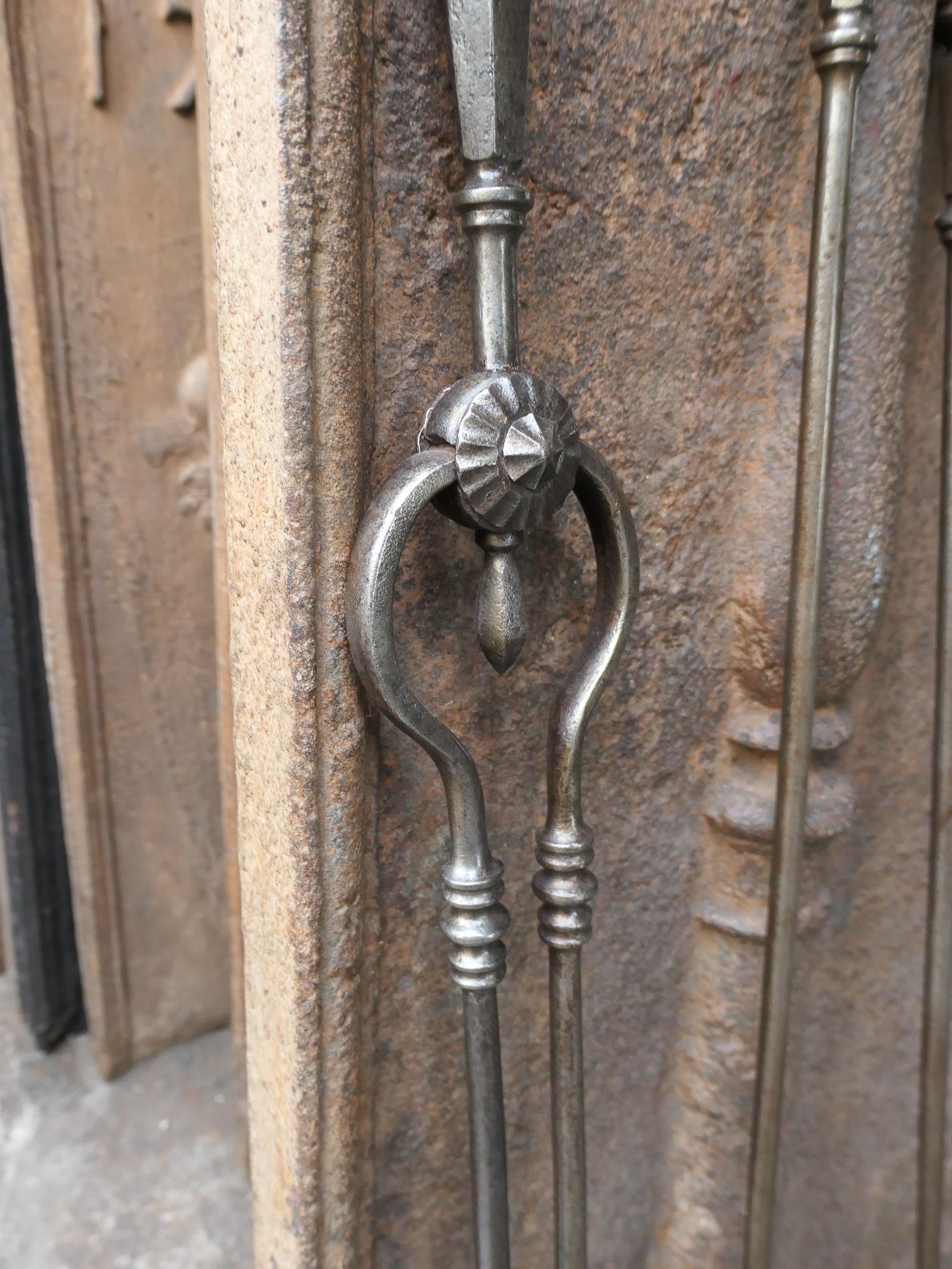 Set di accessori per il fuoco vittoriano inglese del XIX secolo in vendita 6