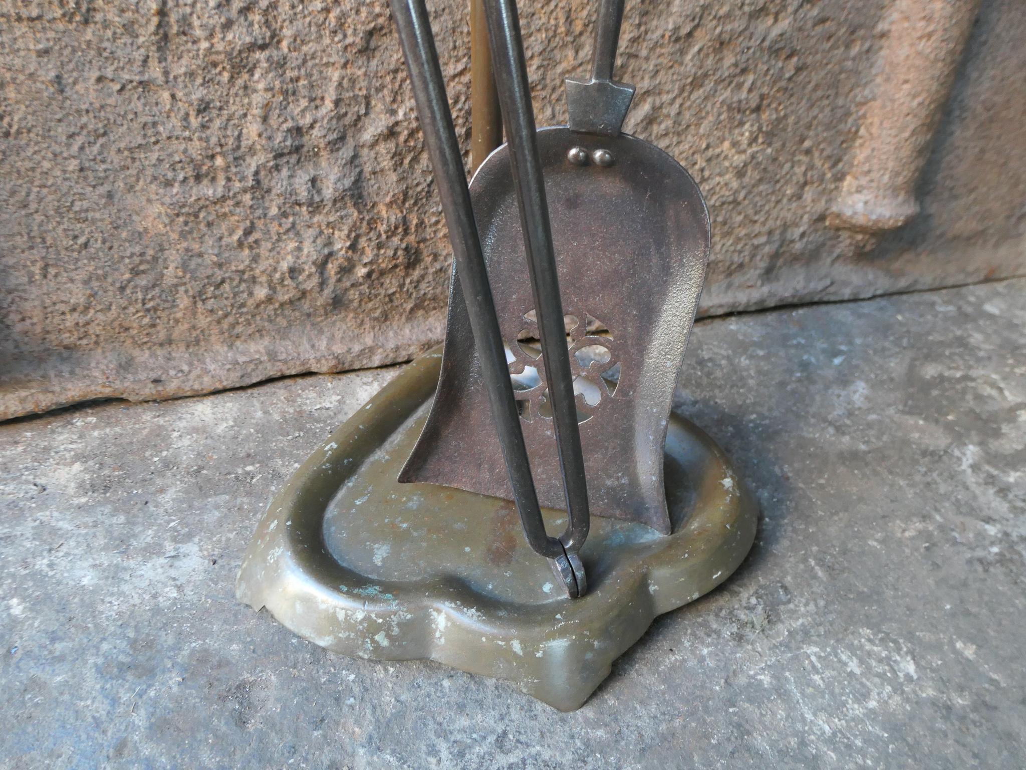 19th C. English Victorian Fireplace Tools In Good Condition For Sale In Amerongen, NL