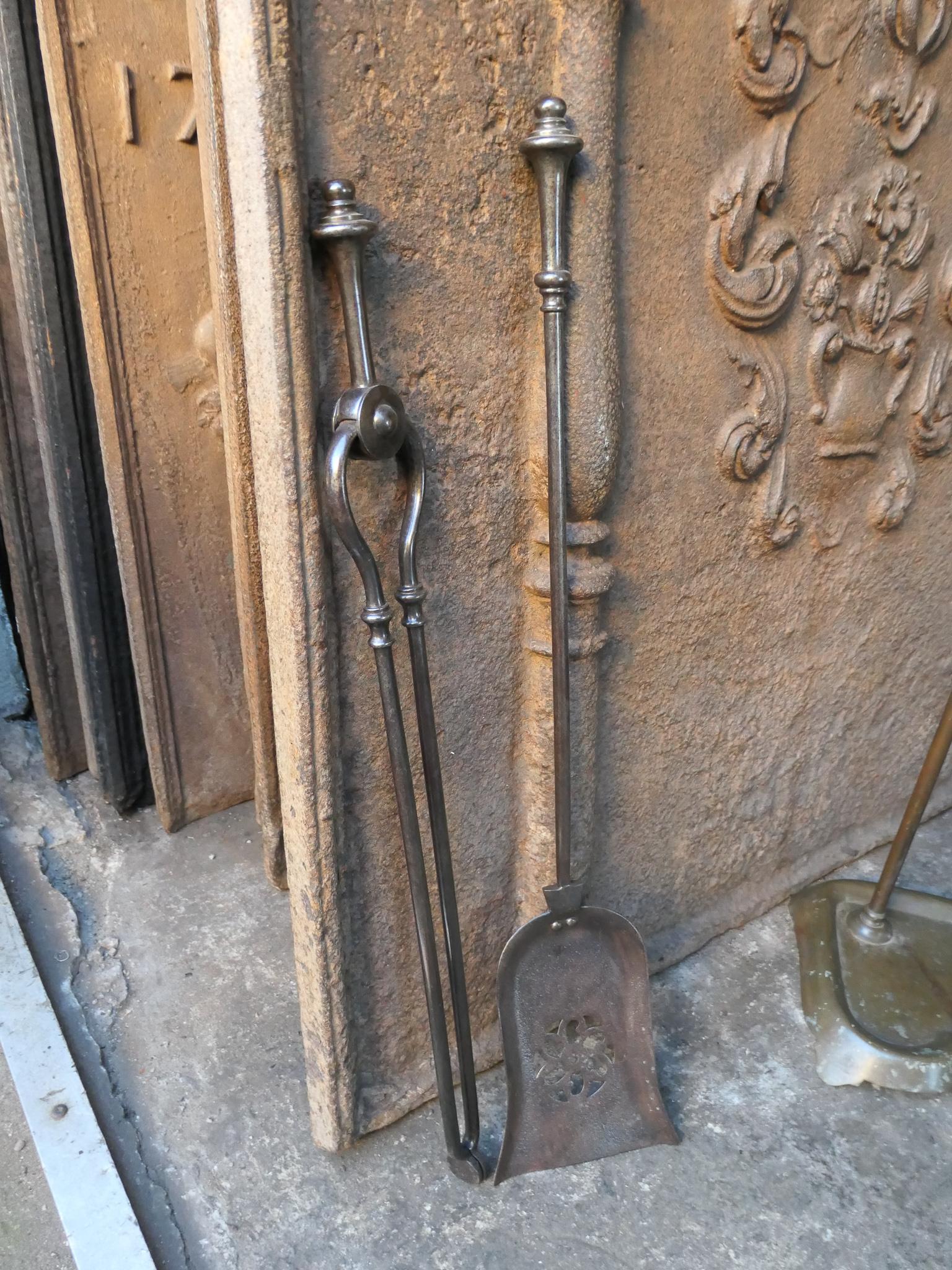 19th C. English Victorian Fireplace Tools For Sale 2