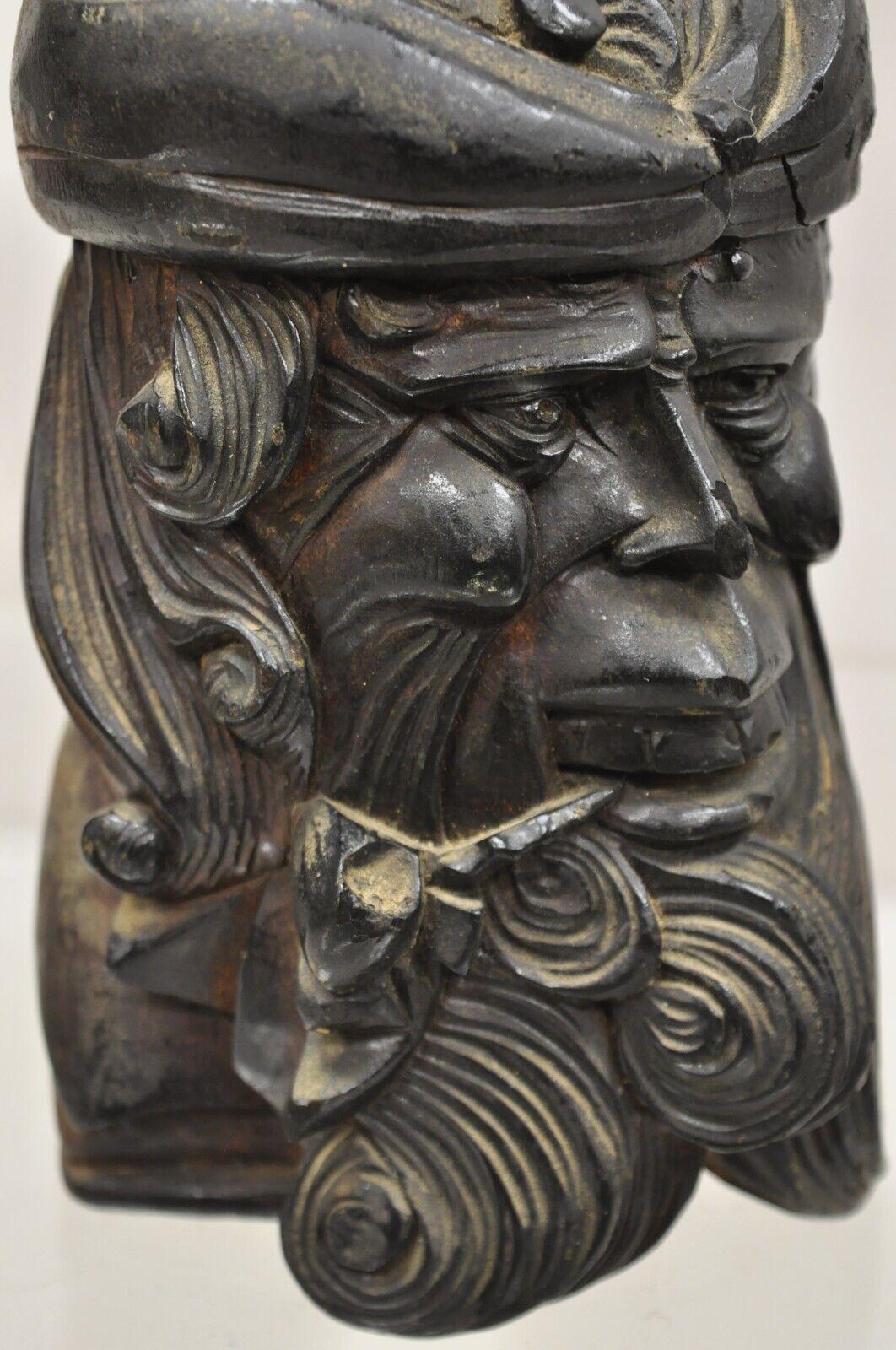 Bois A.I.C. Black Forest Wood Wood Figural Bearded Man Lidded Tobacco Jar, 19ème siècle. en vente