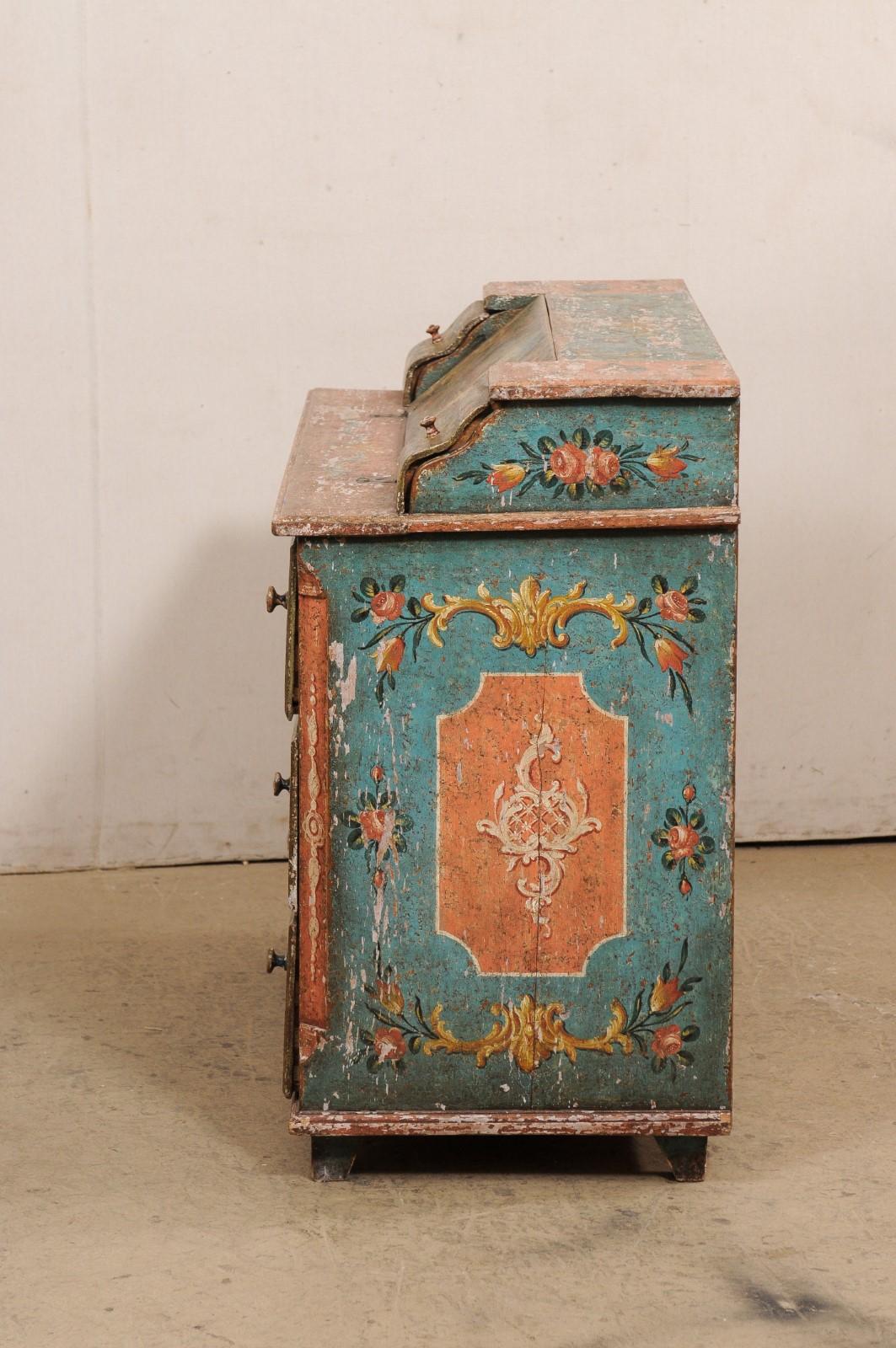 Coffre de majordome européen du 19e siècle avec sa finition d'origine magnifiquement peinte à la main en vente 7