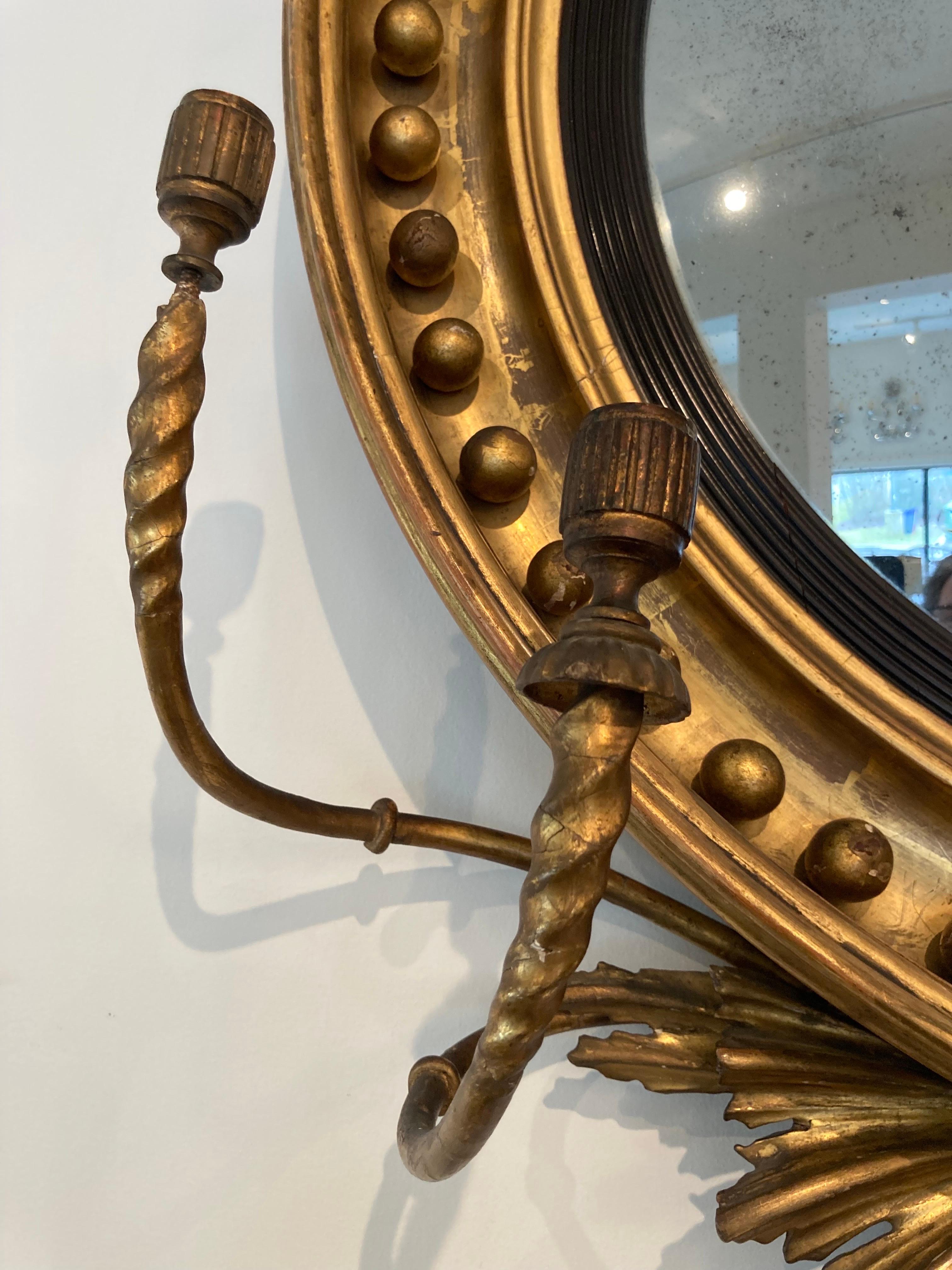 Miroir d'aigle en bois doré sculpté du 19e siècle, style fédéral Bon état - En vente à East Hampton, NY