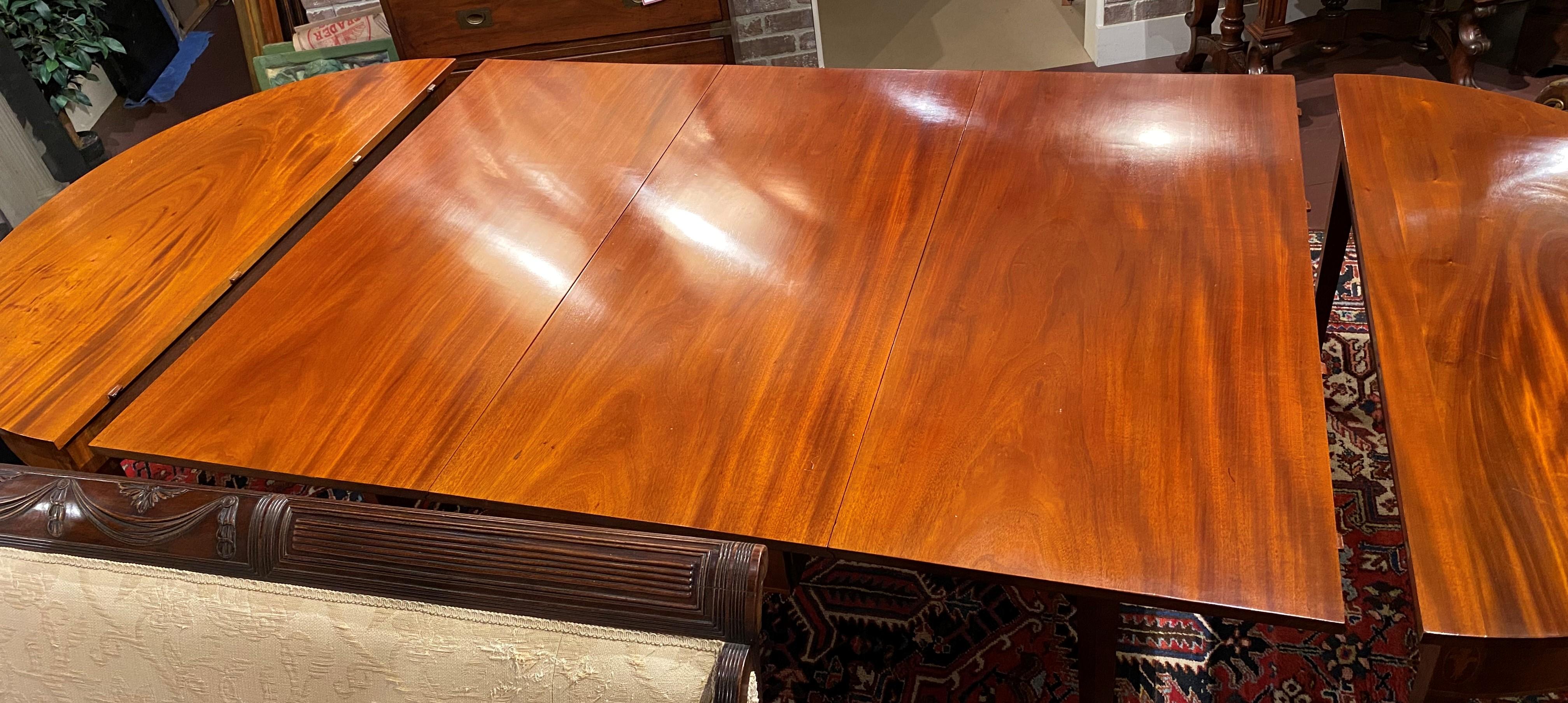19th c Federal Mahogany Dining Table with “D” Ends & Center Dropleaf In Good Condition In Milford, NH