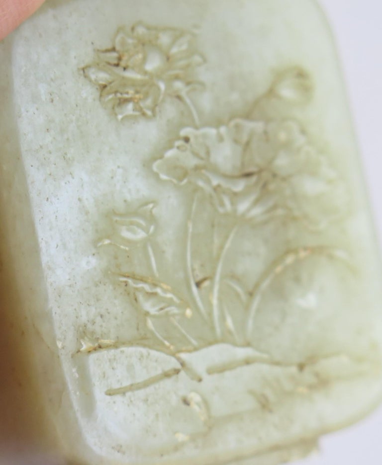 19th C Fine Chinese Snuff Bottle Celadon Nephrite Stone Hand Carved & Spoon Top For Sale 4