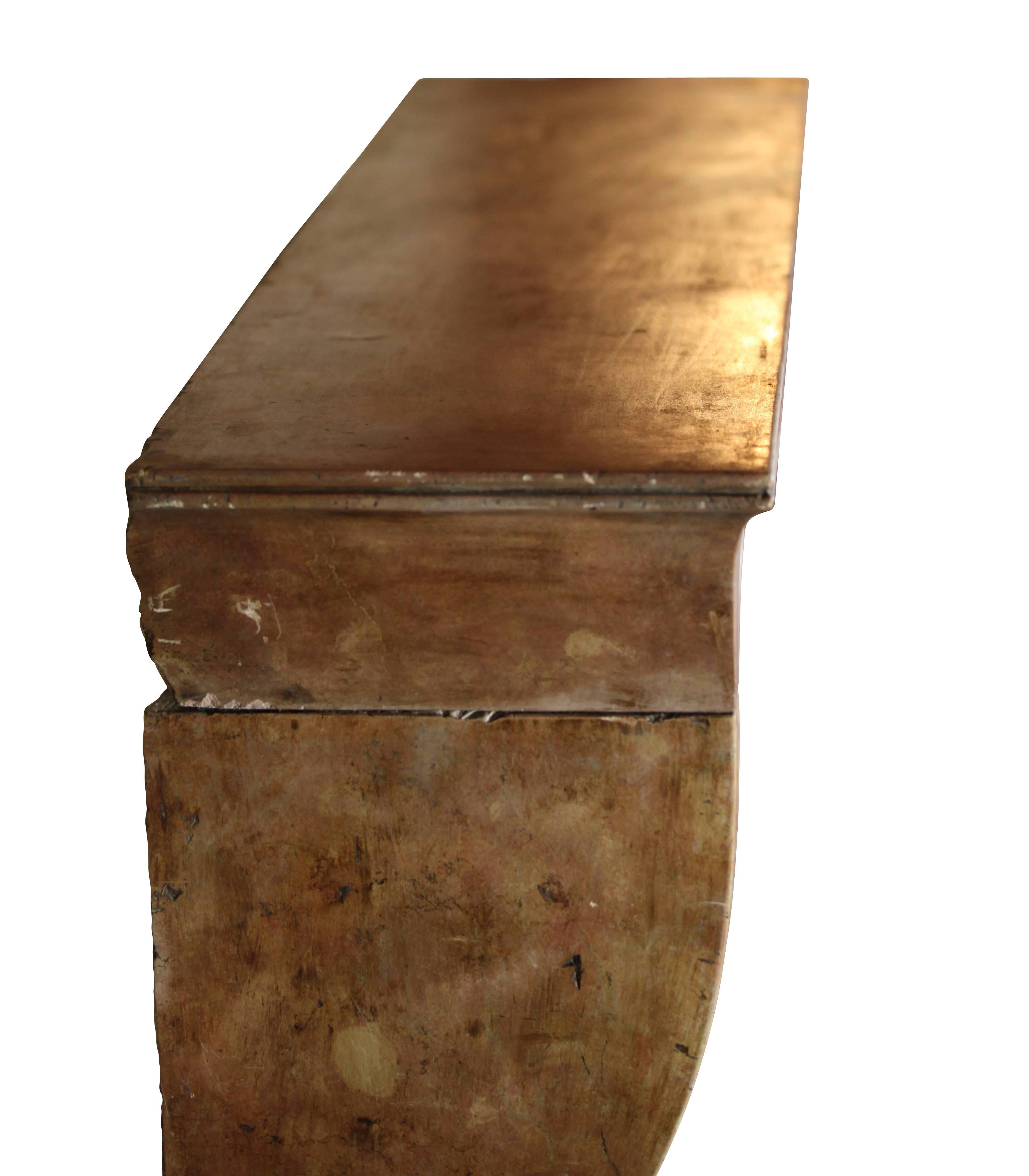 Revestimiento de chimenea antiguo de piedra caliza dura del siglo XIX para un interior acogedor en venta 4