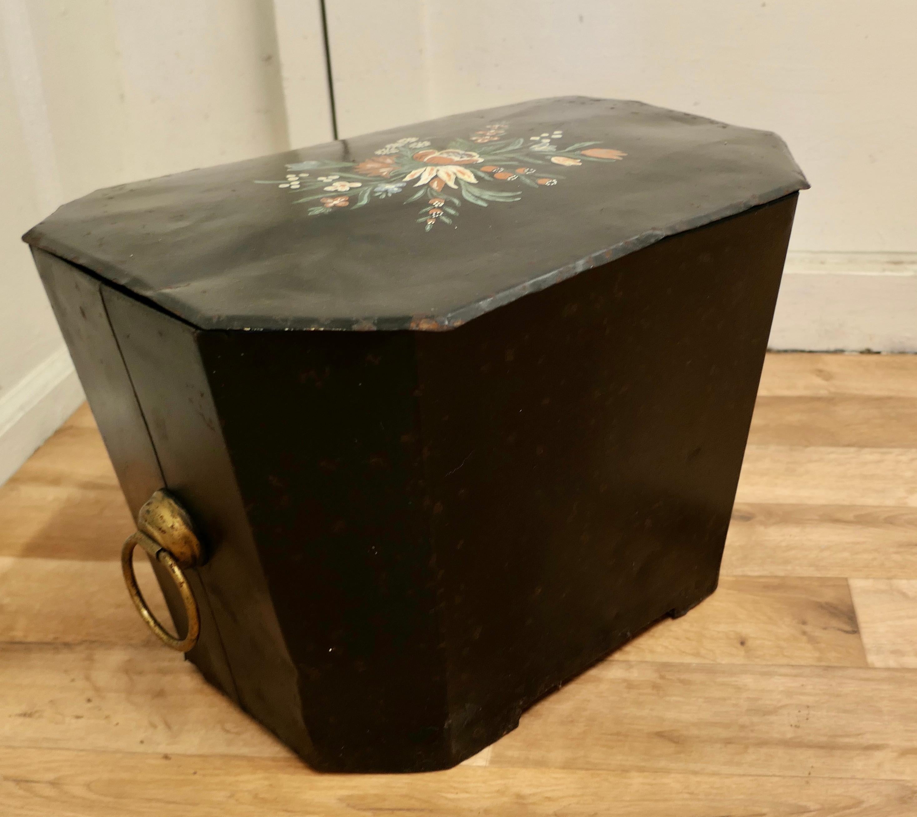 19th C Folk Art Barge Wear, Toleware Log Box In Good Condition For Sale In Chillerton, Isle of Wight