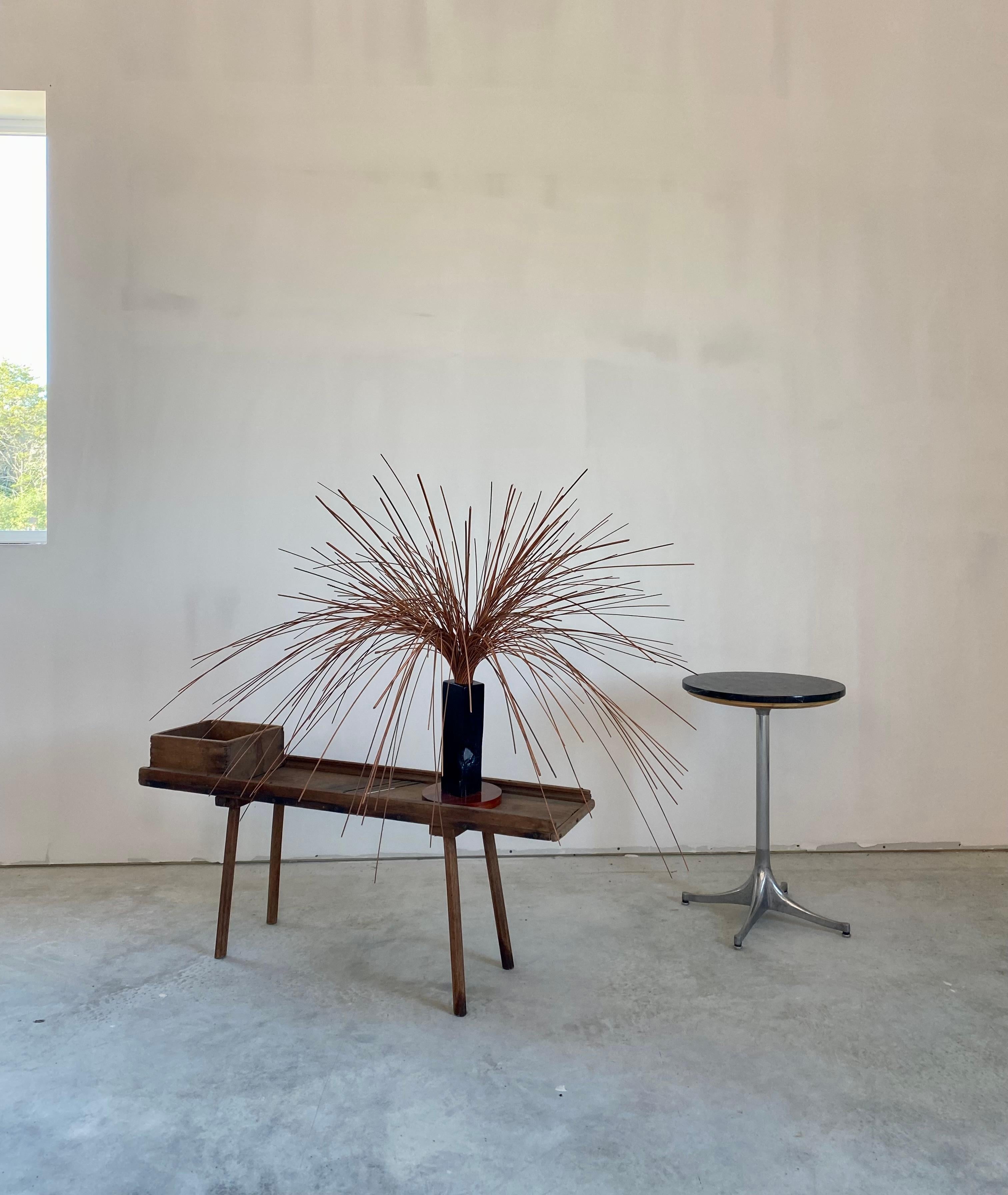 Américain Table basse primitive Cabage Cutter en vente