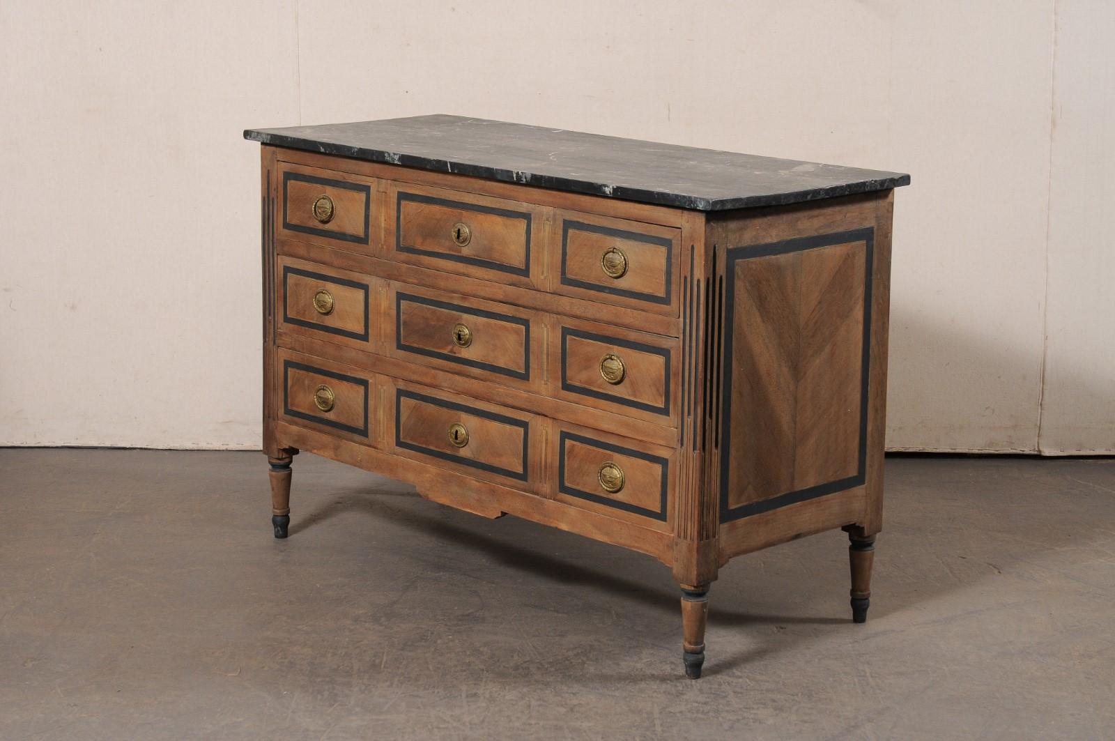 A.I.C. francese a 3 cassetti in legno con piano in finto marmo e ferramenta in ottone in vendita 4