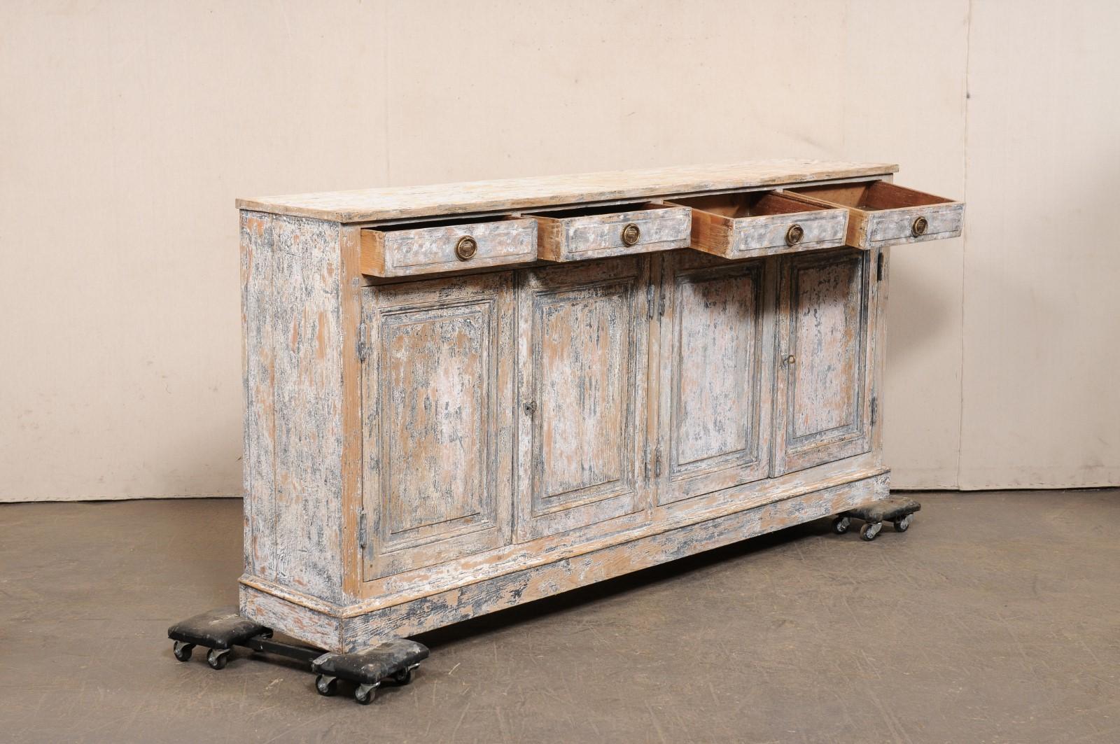 Francese Armadietto francese a 4 porte con finitura scrostata del XIX secolo in vendita