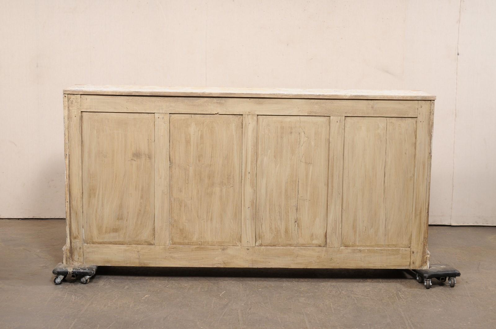 Armadietto francese a 4 porte con finitura scrostata del XIX secolo in vendita 3