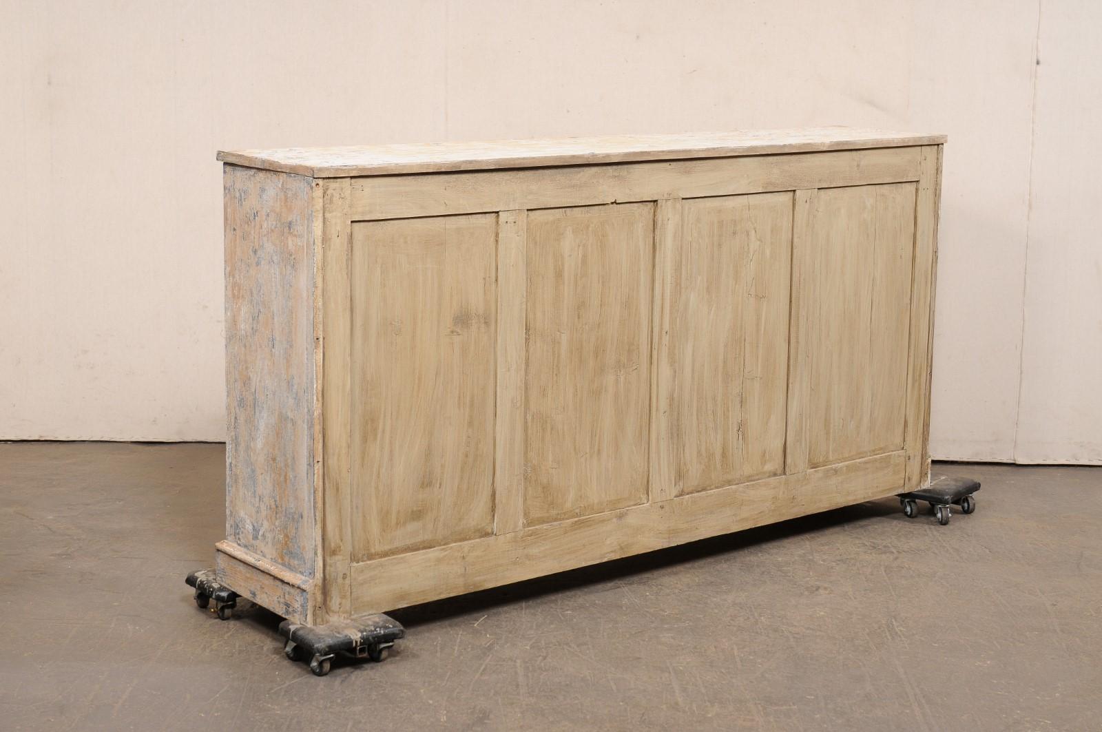 Armadietto francese a 4 porte con finitura scrostata del XIX secolo in vendita 4