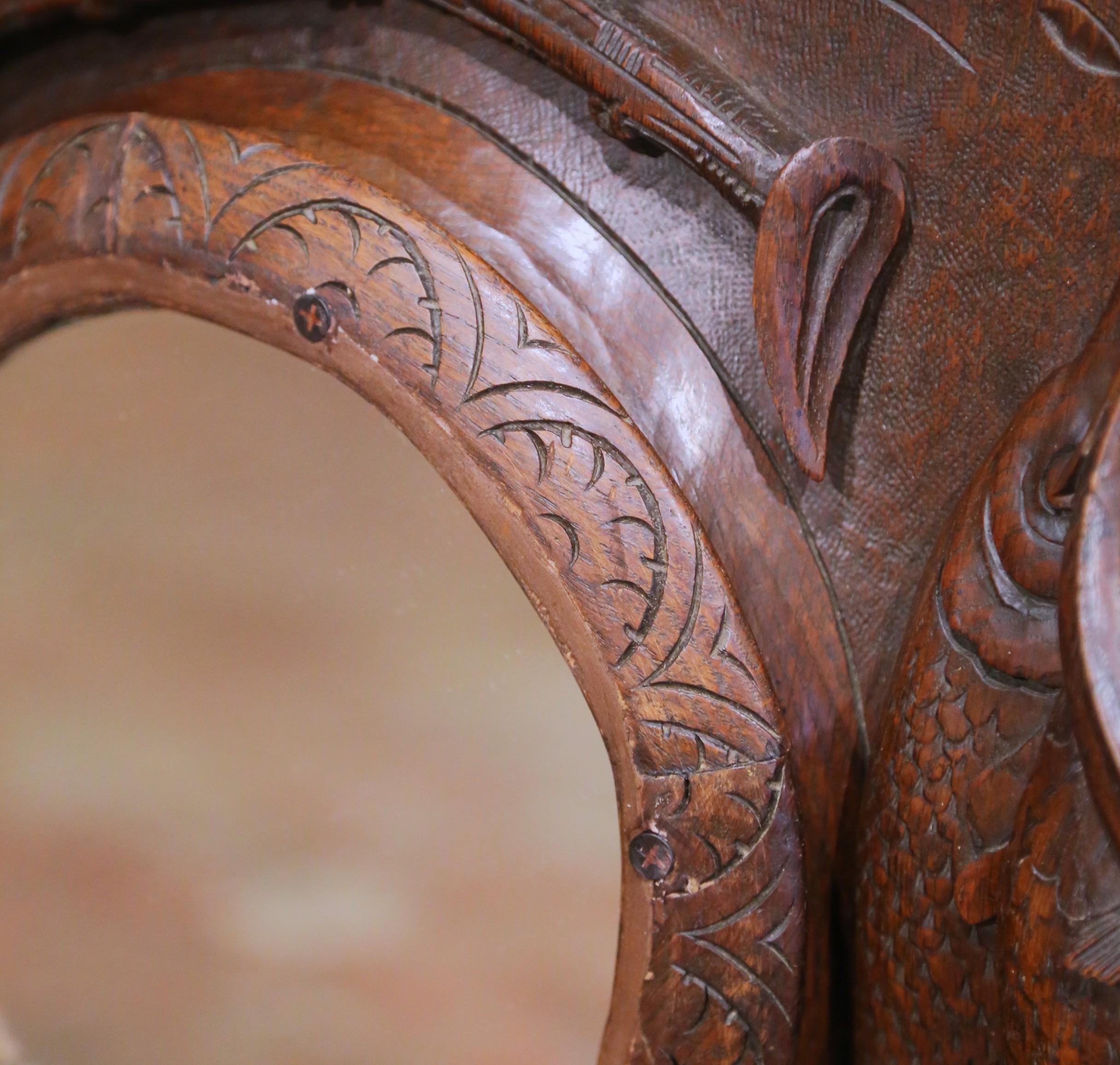 Panel de caza de pared francés del siglo XIX tallado en nogal de la Selva Negra con espejo central Espejo en venta