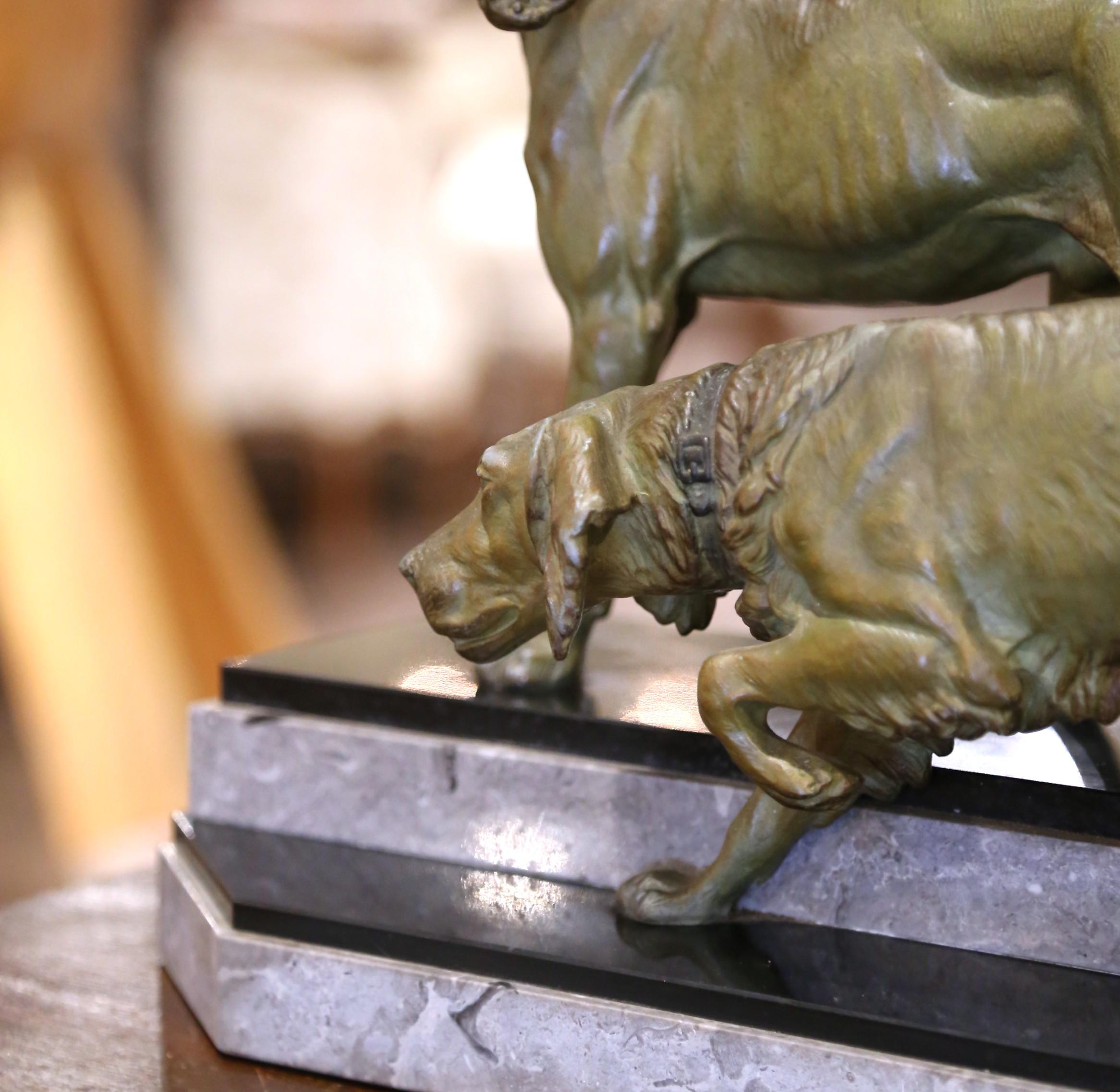 19. Jh. Französische Bronzeskulptur für Jagdhunde auf Marmorsockel, signiert C. Masson (Zink) im Angebot