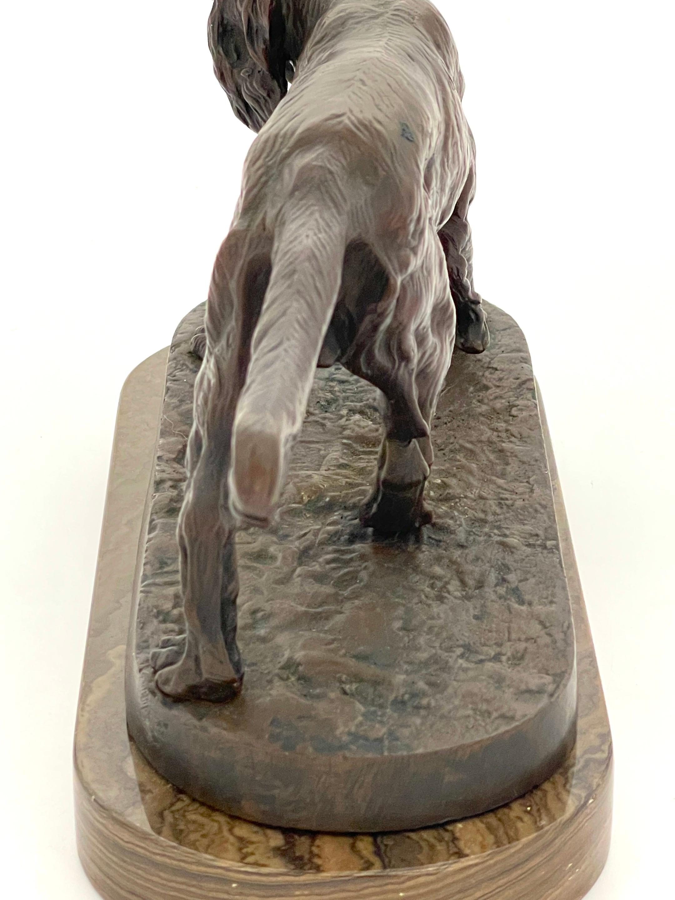 19. C.  Französische Bronzefigur eines Jagdhundes in Landschaft im Stil von  PJ Mene im Angebot 3