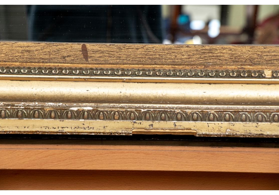 Francese Specchio francese intagliato e dorato del XIX secolo da restaurare in vendita